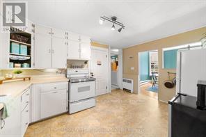 17 WAUBEEK STREET - 19