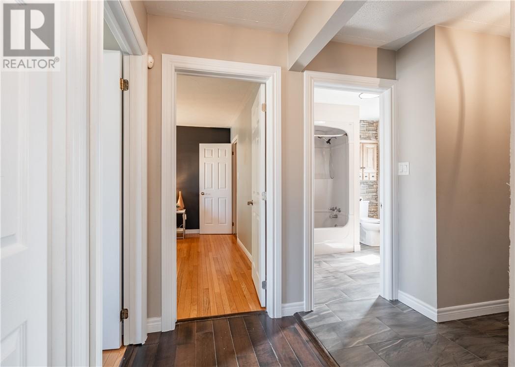 4595 St. Therese Street - 13