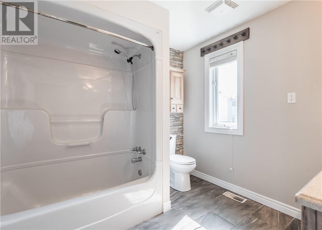 4595 St. Therese Street - 15