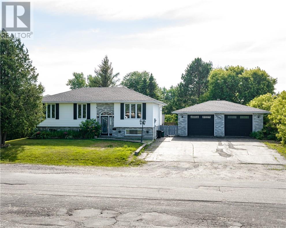4595 St. Therese Street - 30