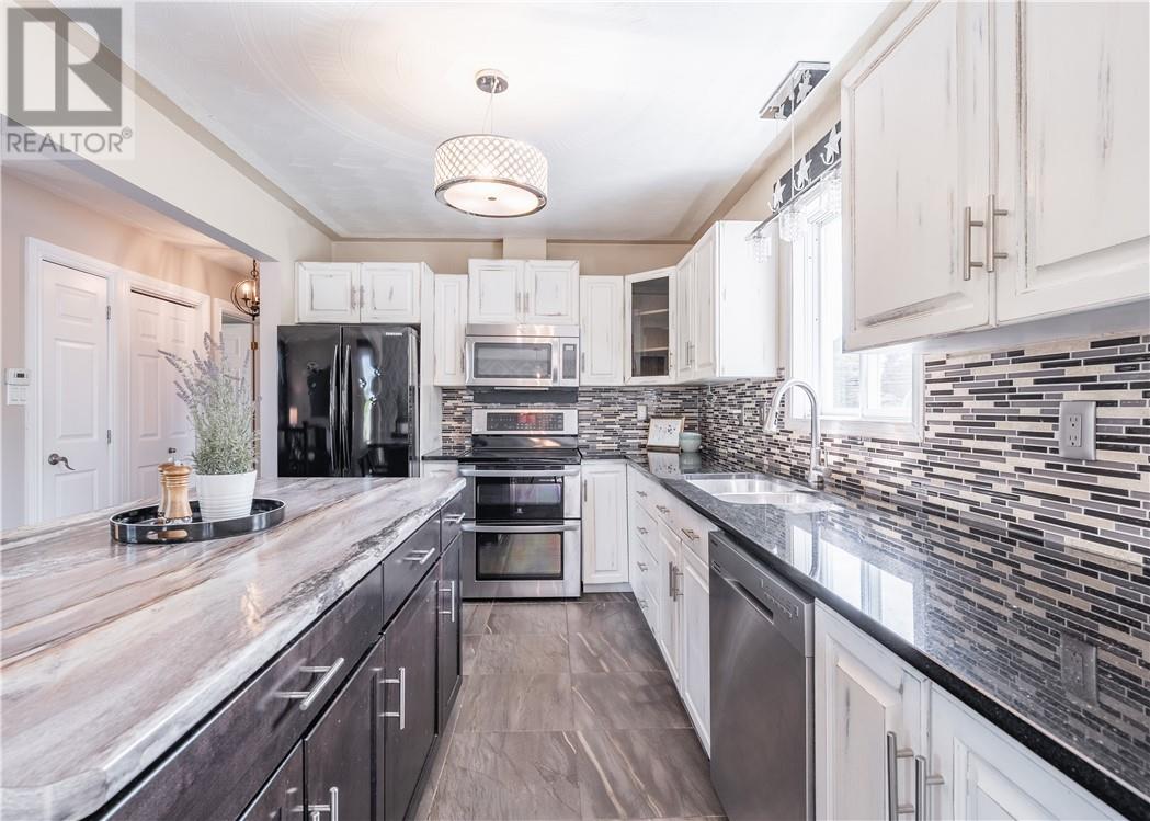 4595 St. Therese Street - 7