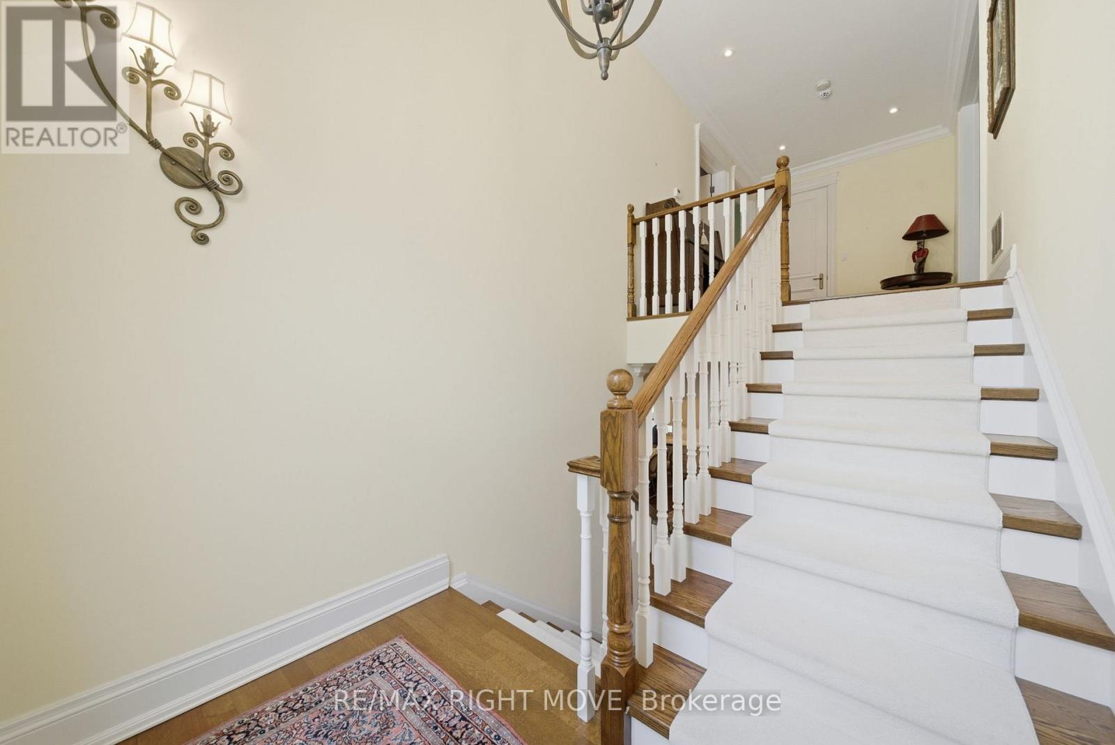 28 MAPLE DRIVE - 27