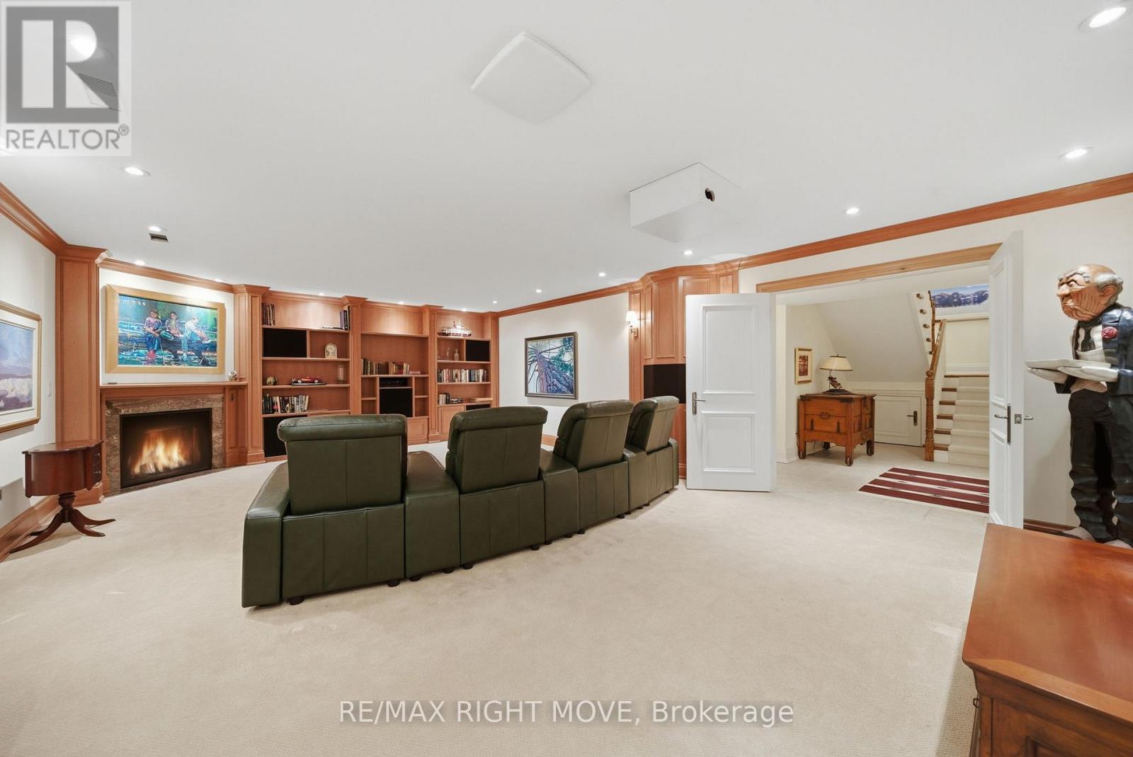 28 MAPLE DRIVE - 36