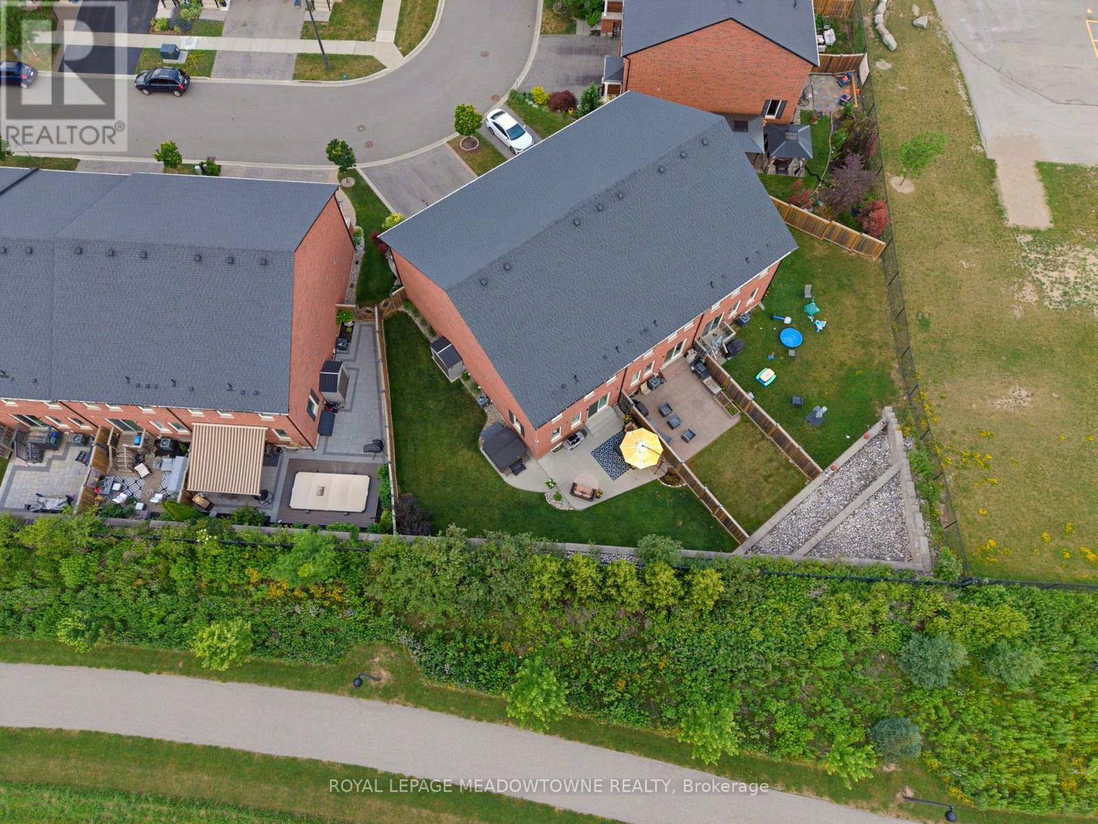 779 BANKS CRESCENT - 38