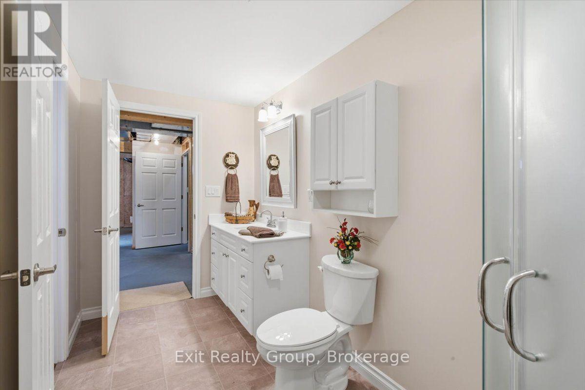 267 RAGLAN STREET - 32
