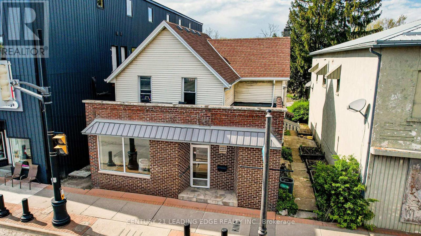 223 MAIN STREET W - 1