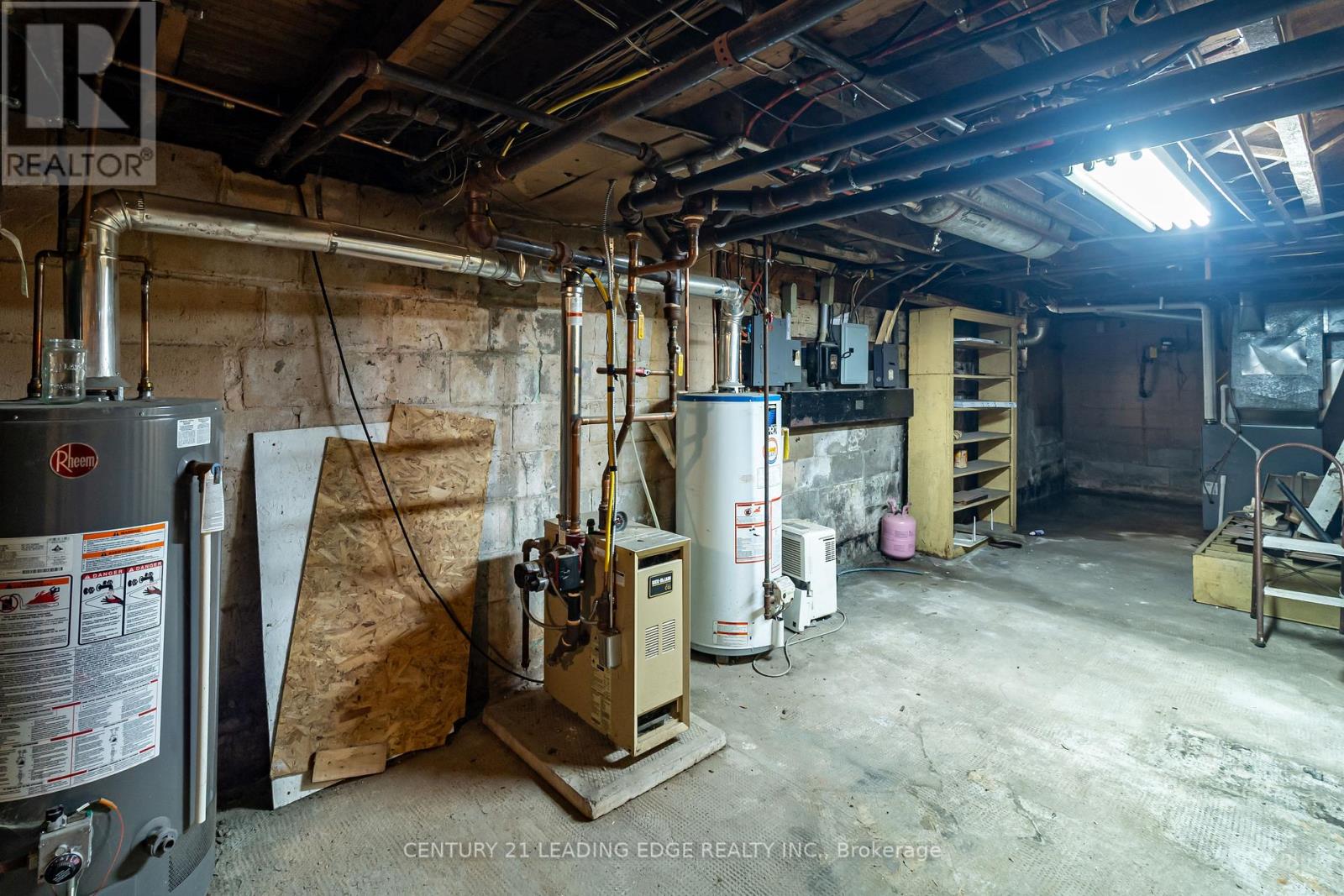 223 MAIN STREET W - 15