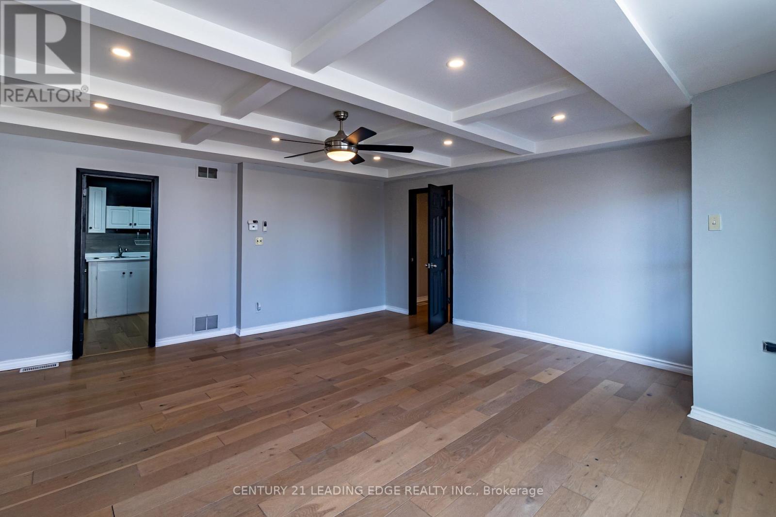 223 MAIN STREET W - 24