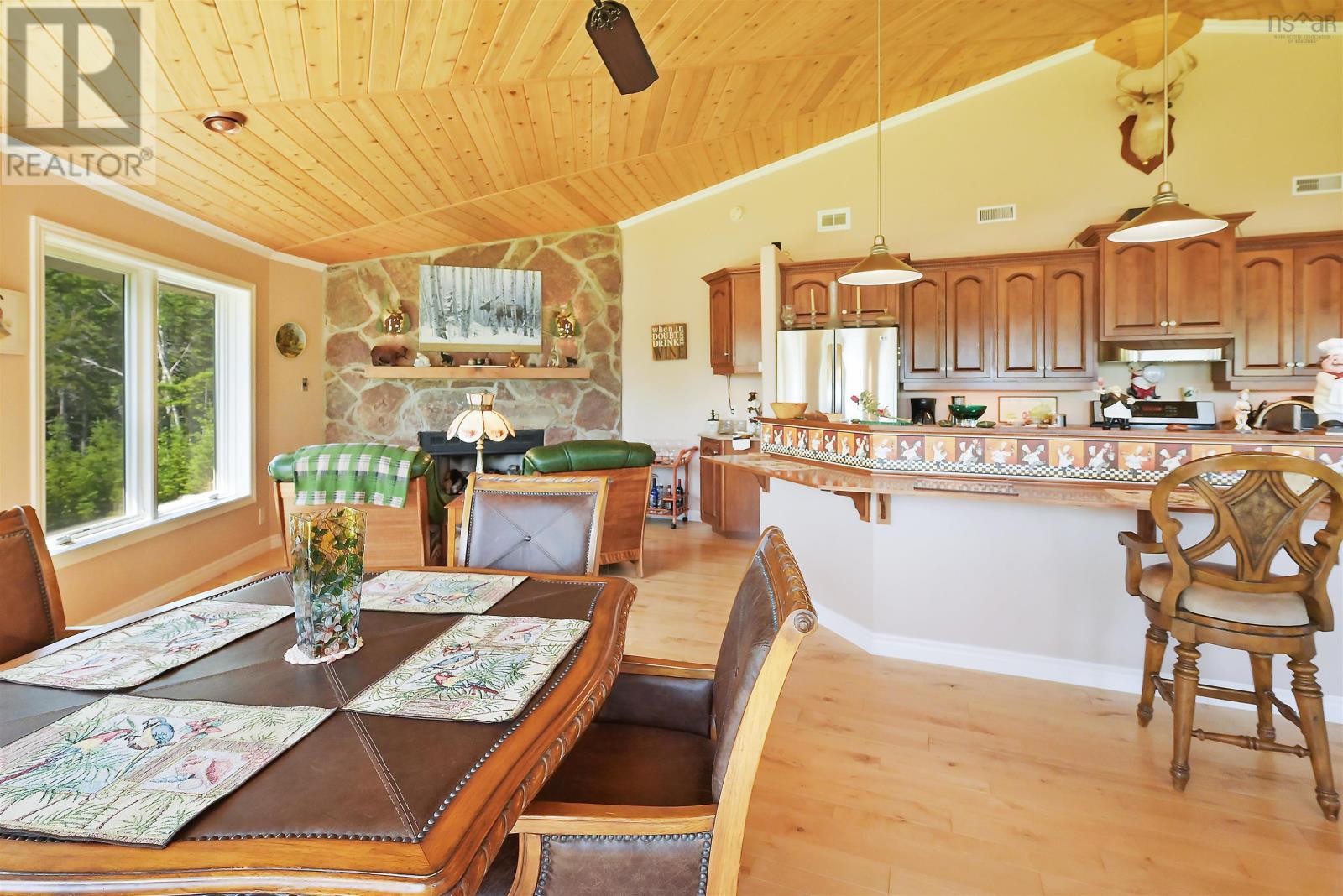 458 Maple Drive - Image 18