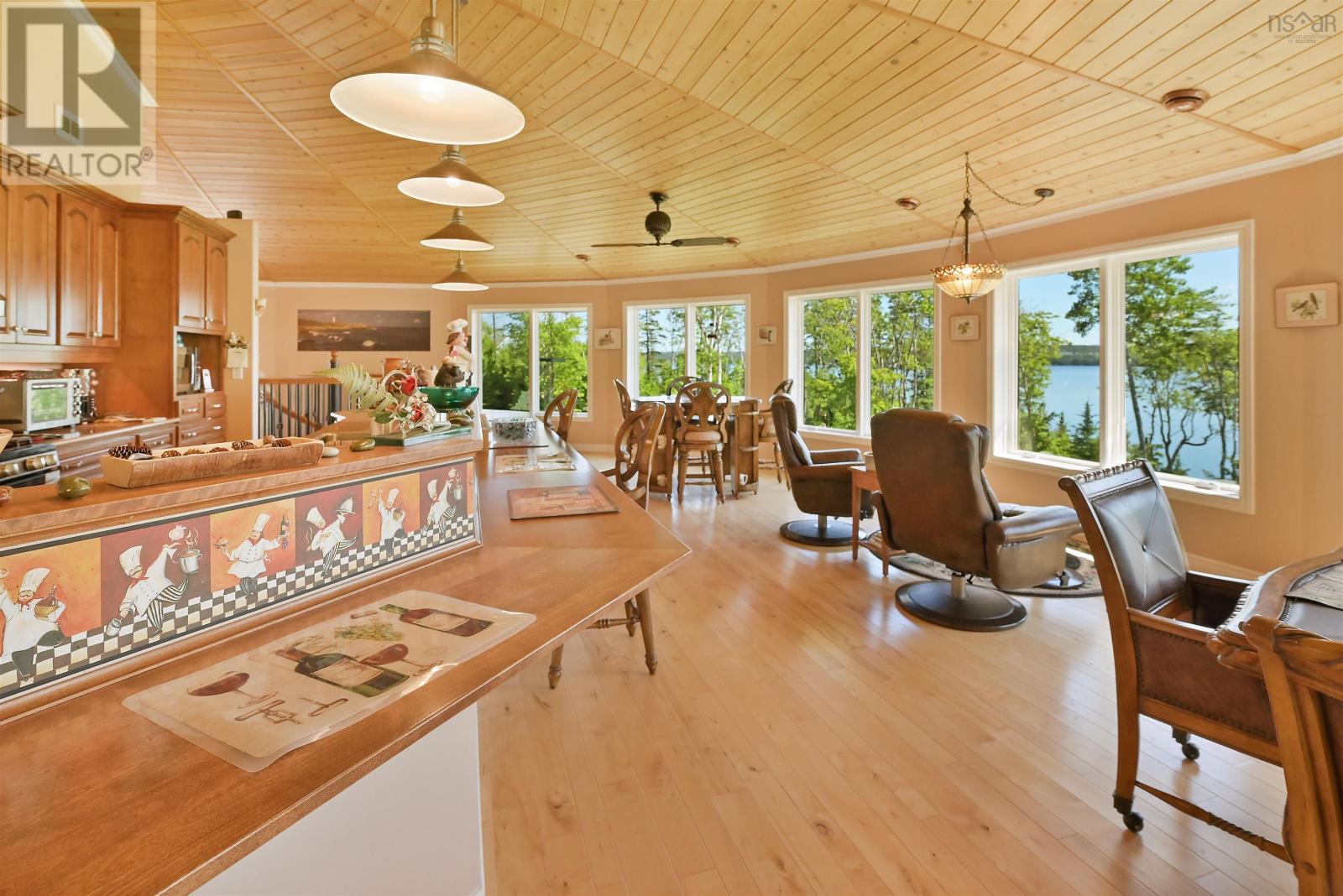 458 Maple Drive - Image 22