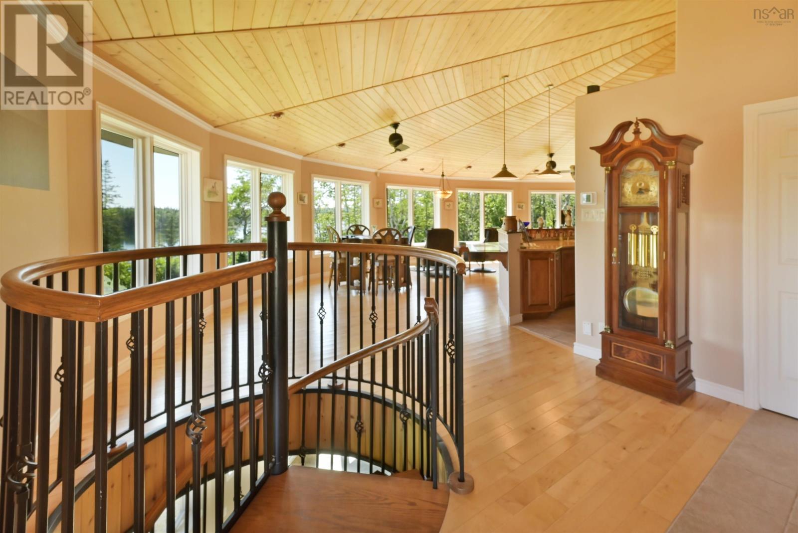 458 Maple Drive - Image 11