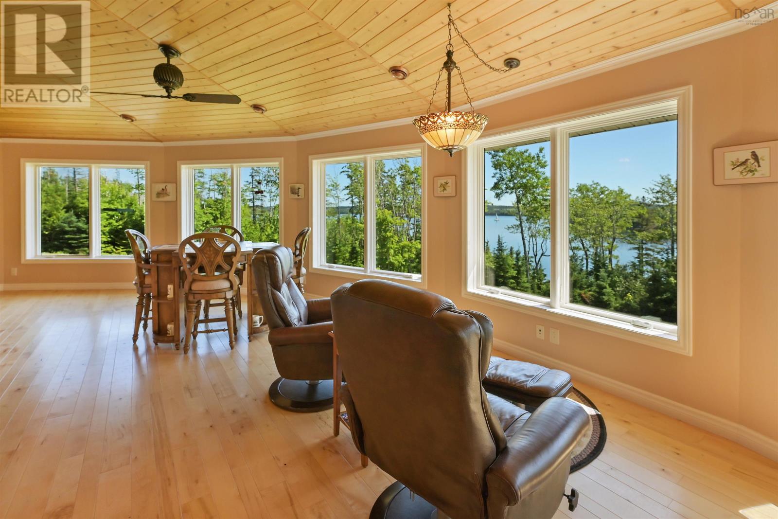 458 Maple Drive - Image 23