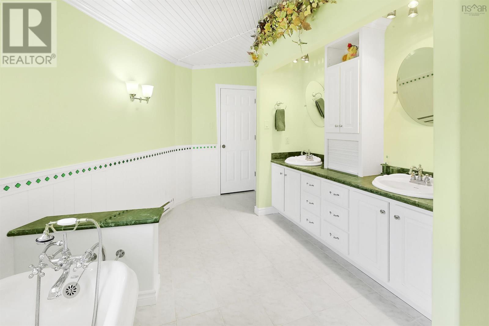 458 Maple Drive - Image 27