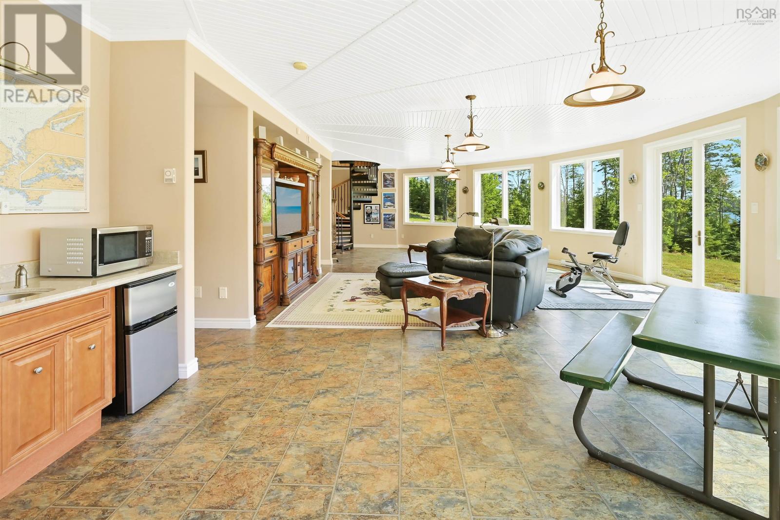 458 Maple Drive - Image 36