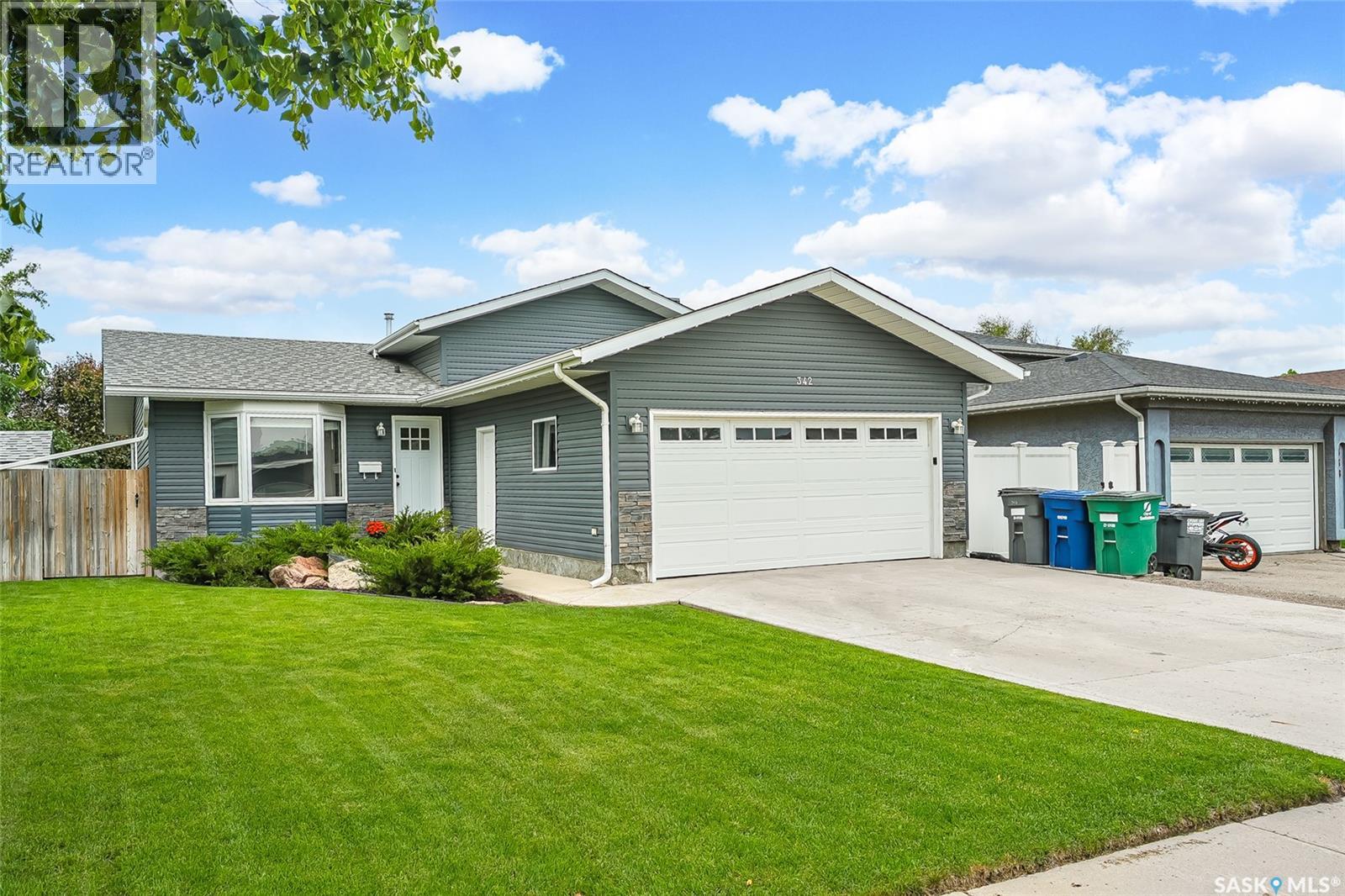 342 Haslam CRESCENT - 1