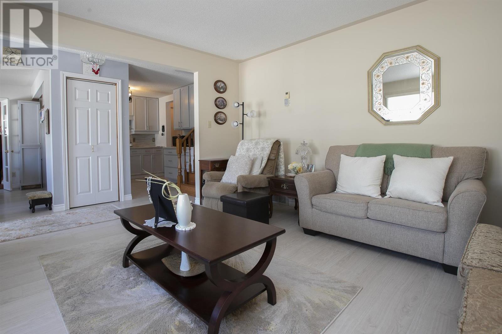 1015 Lake ST - 12