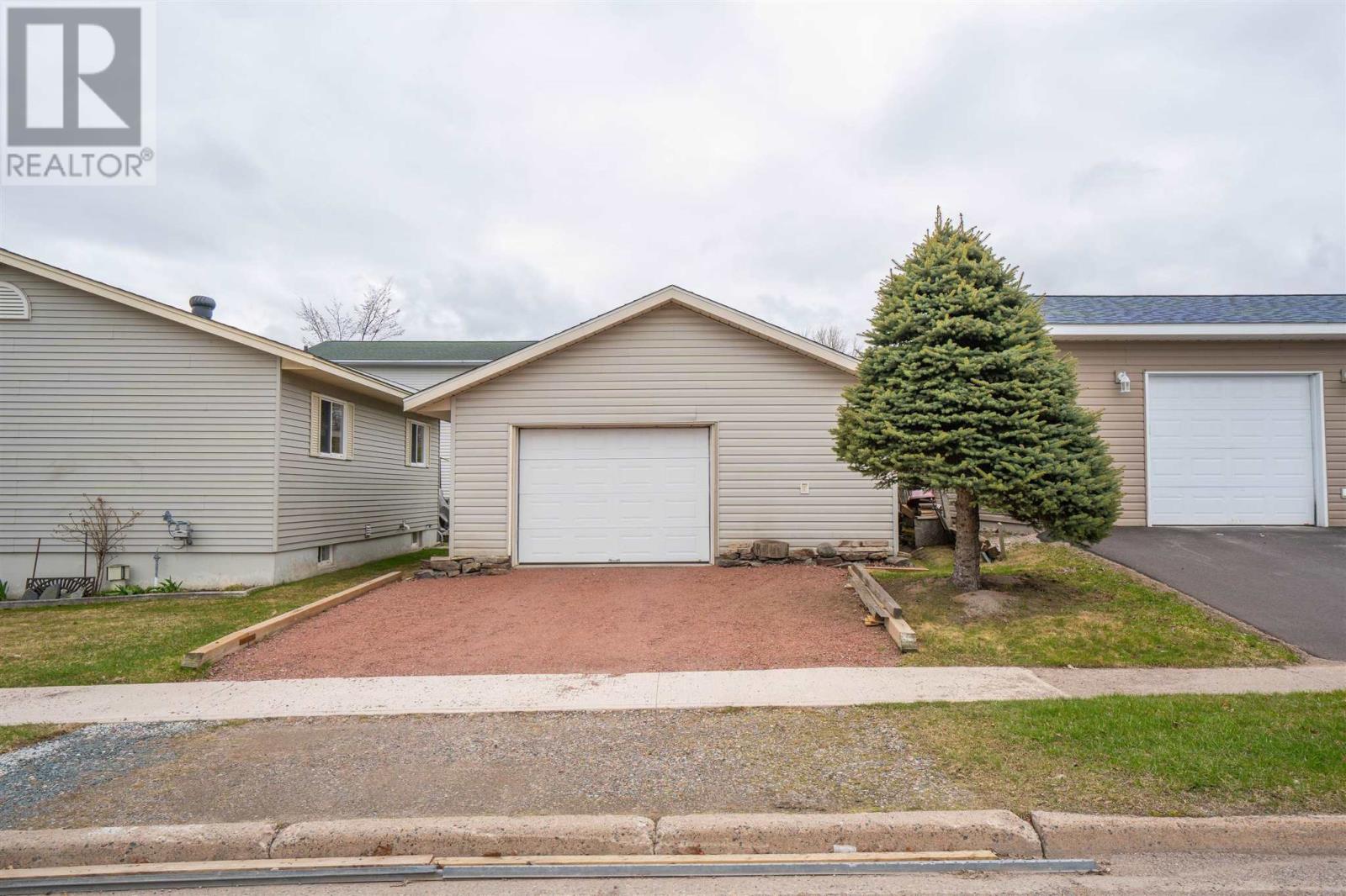 1015 Lake ST - 5