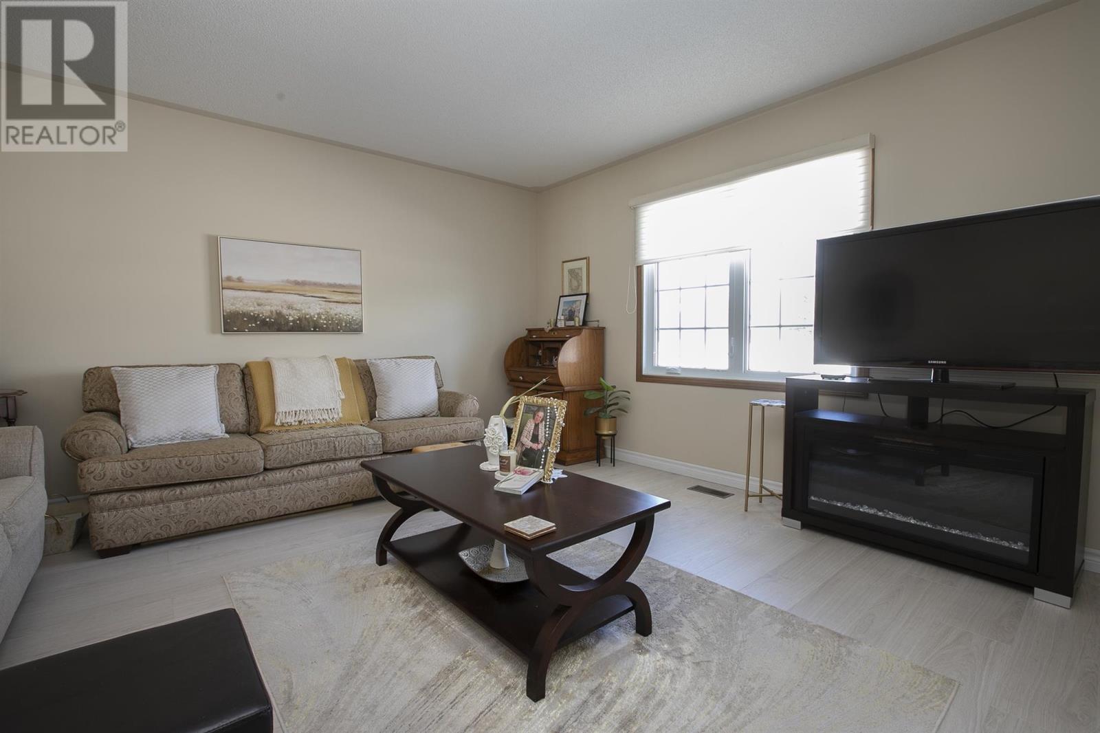1015 Lake ST - 9