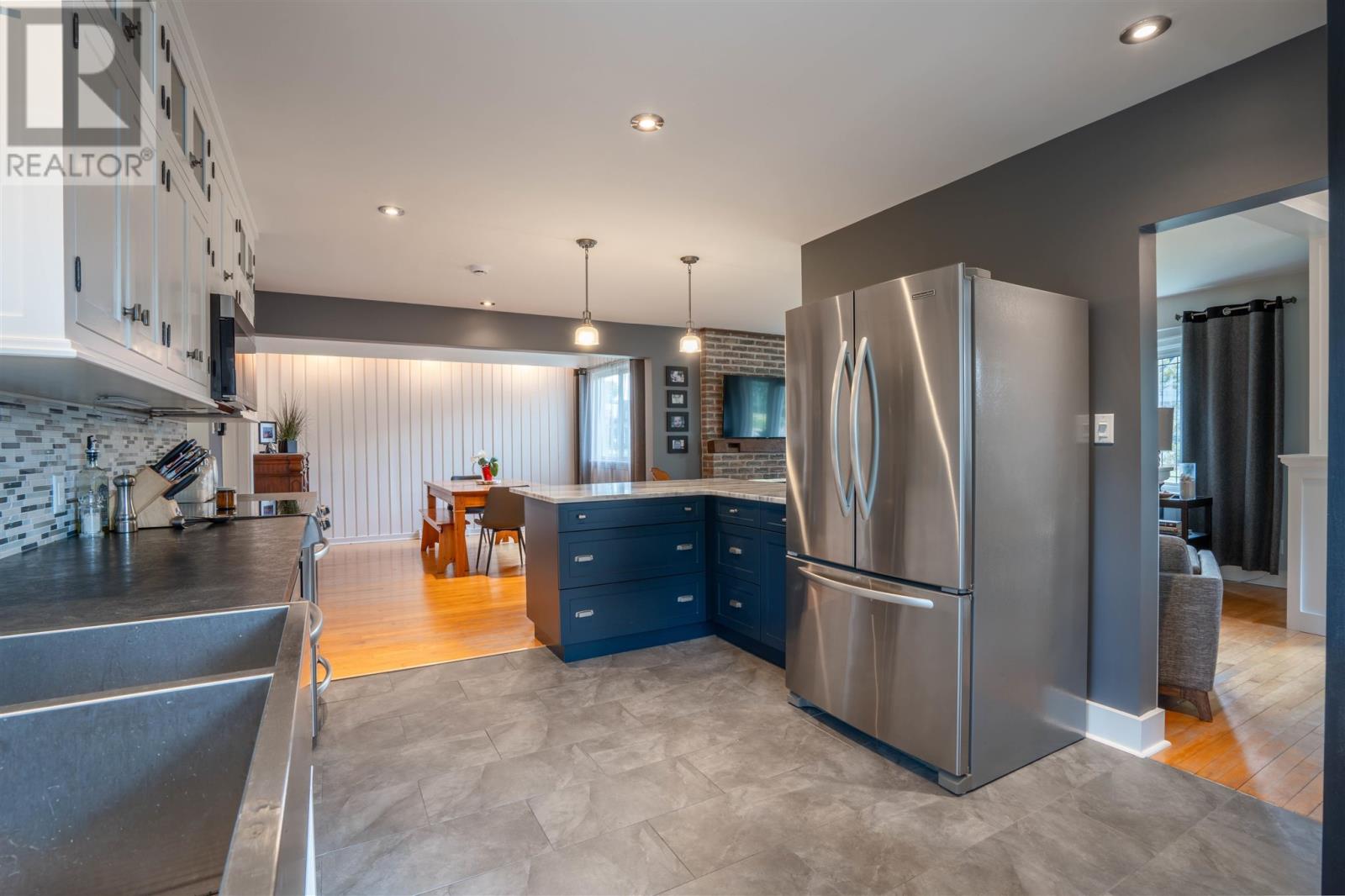 71 Summit AVE - 14