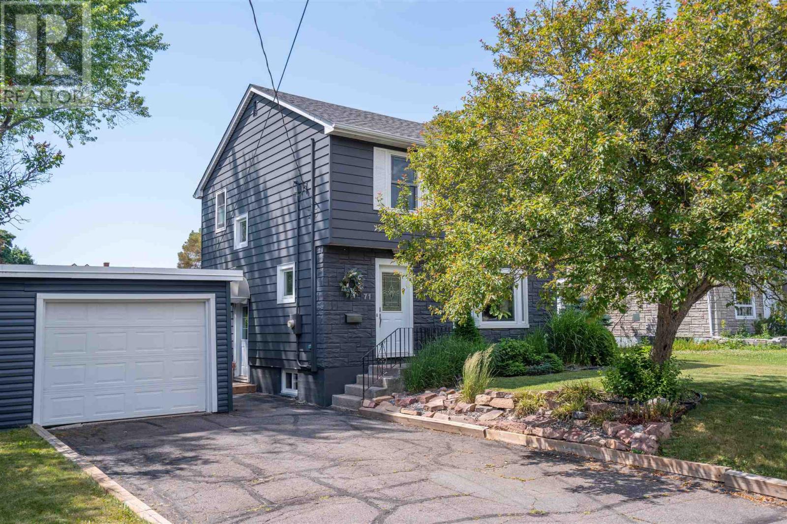 71 Summit AVE - 2