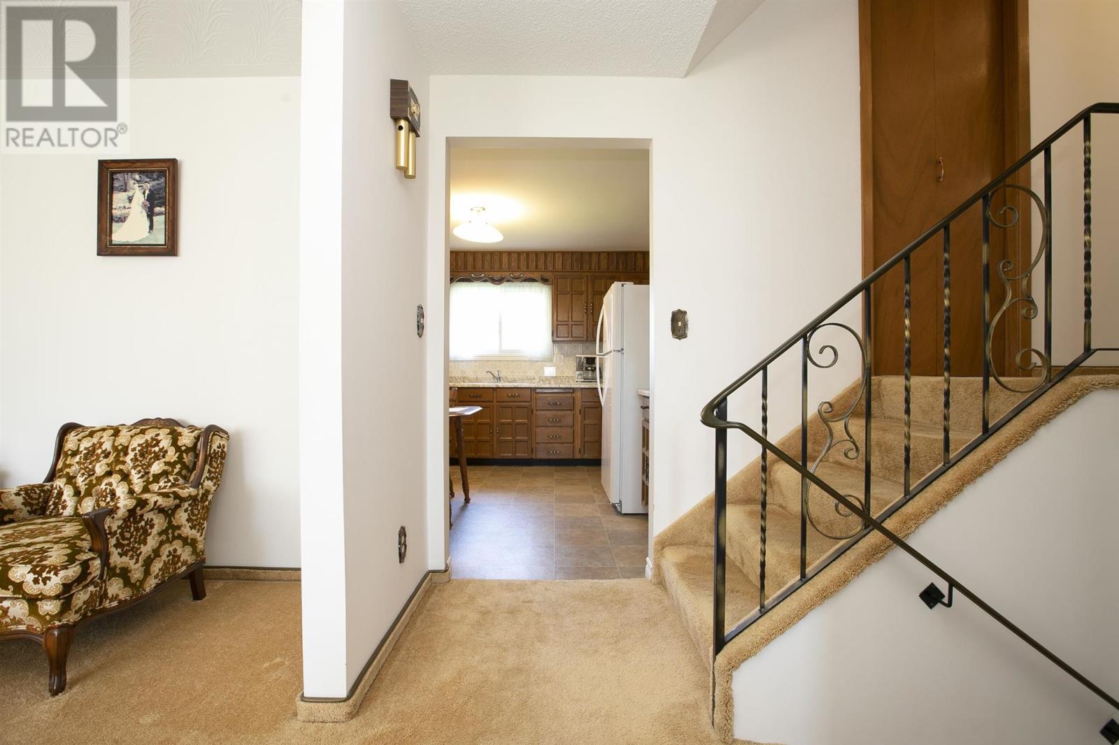 2134 Queen ST - 15