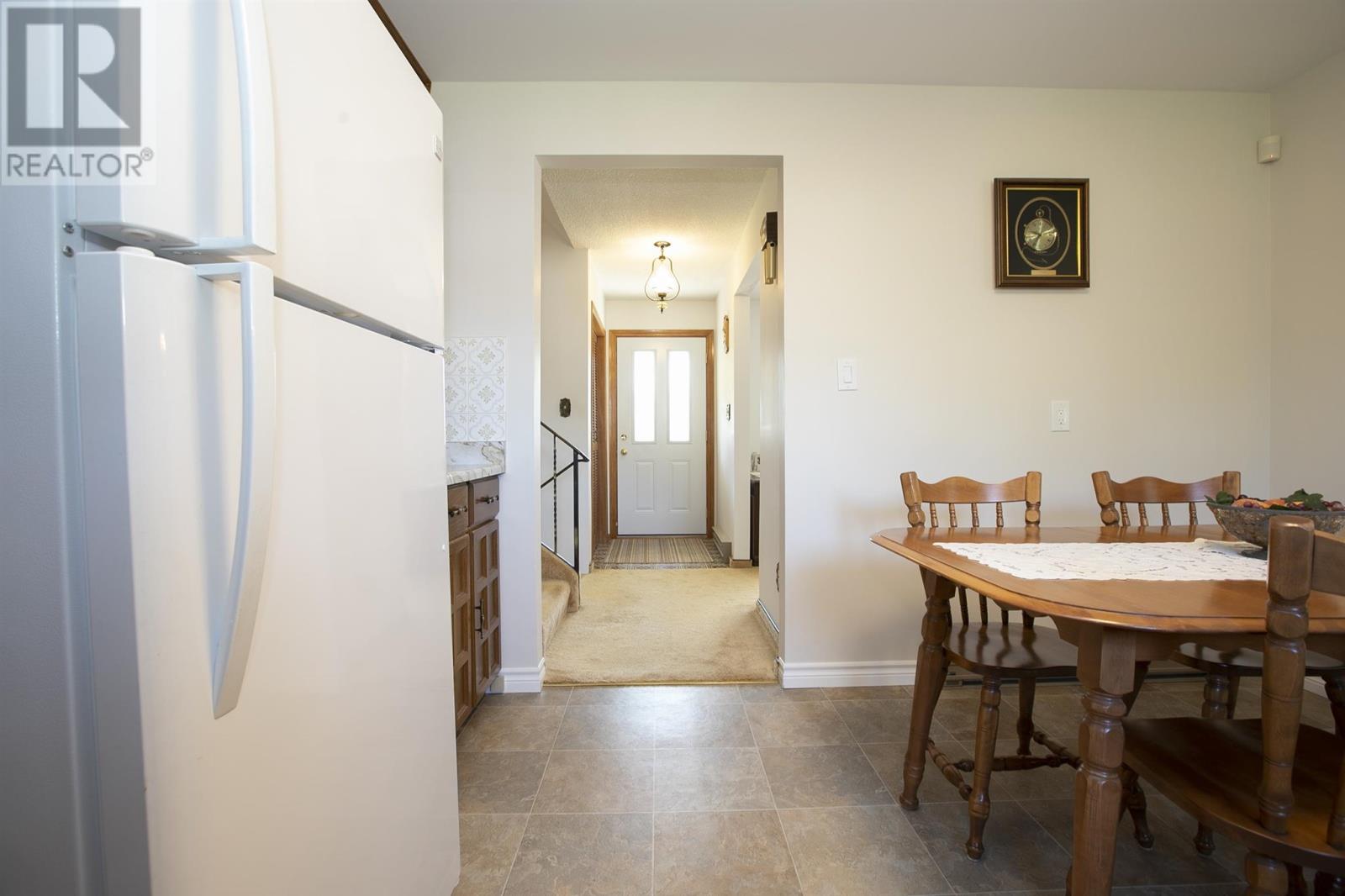 2134 Queen ST - 28