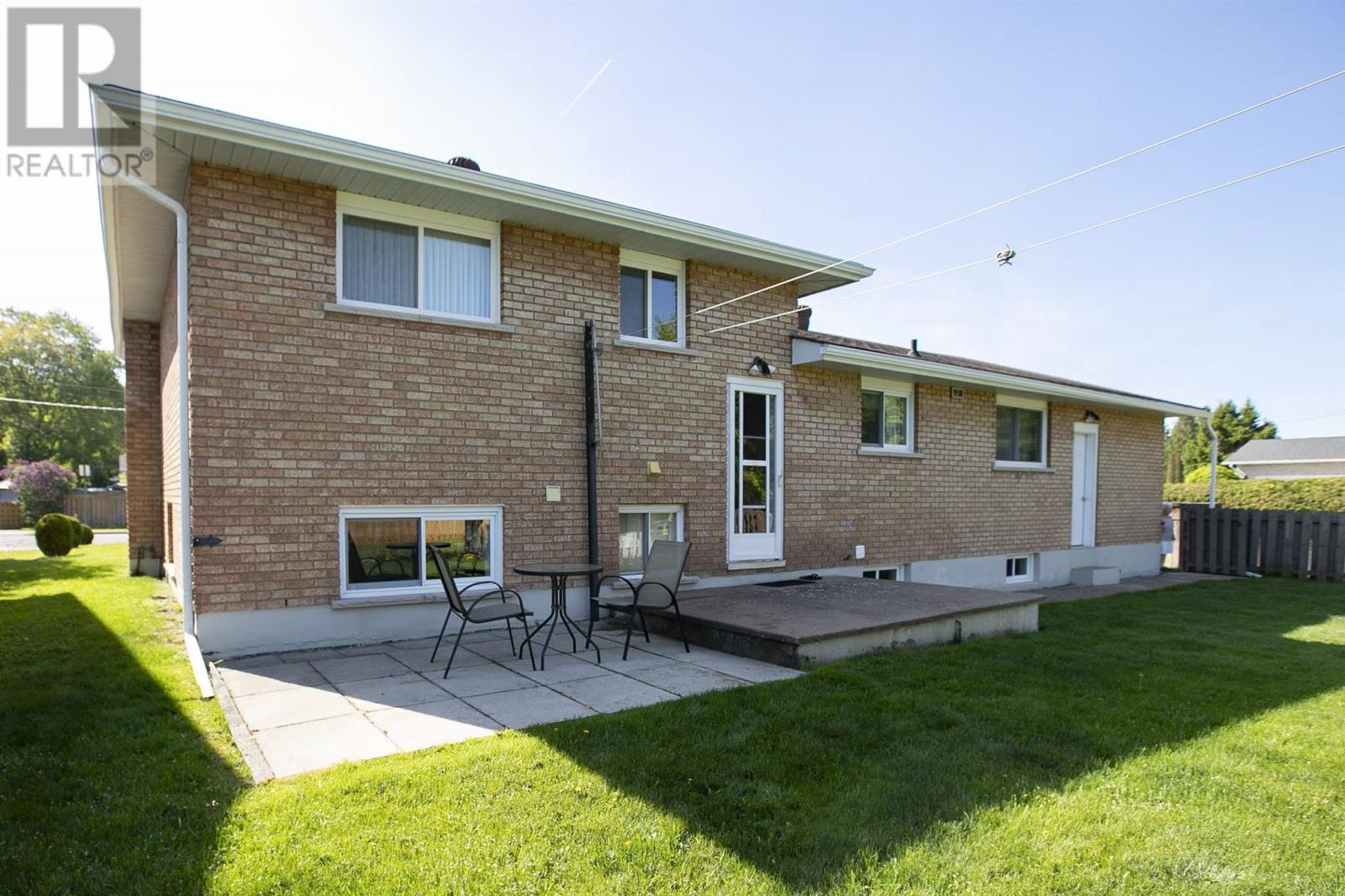 2134 Queen ST - 4