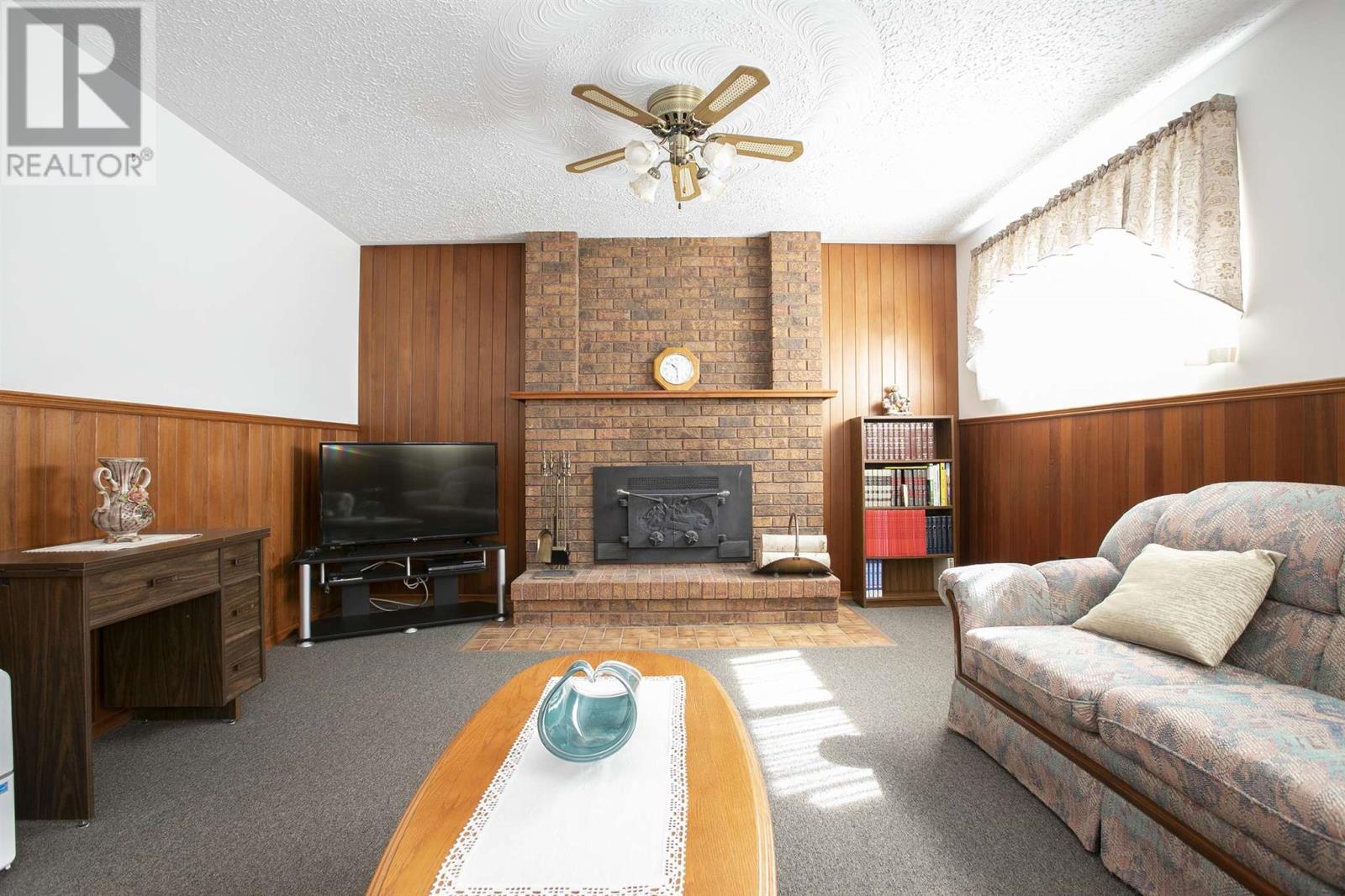 2134 Queen ST - 41