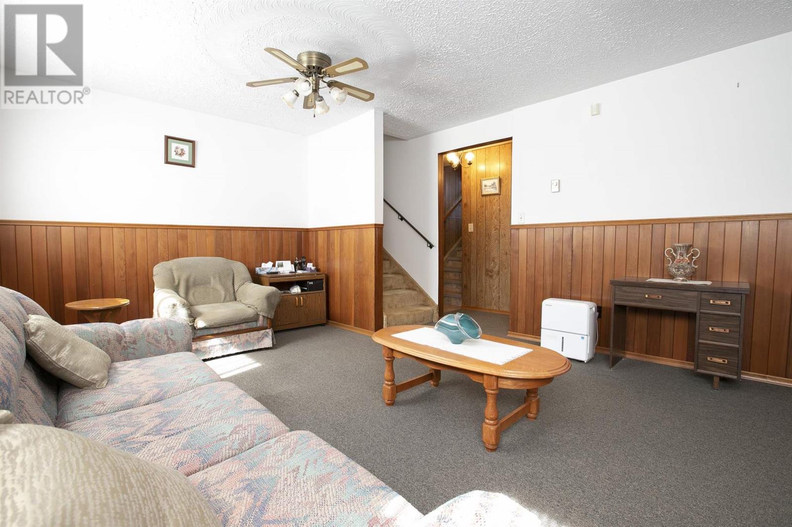 2134 Queen ST - 42