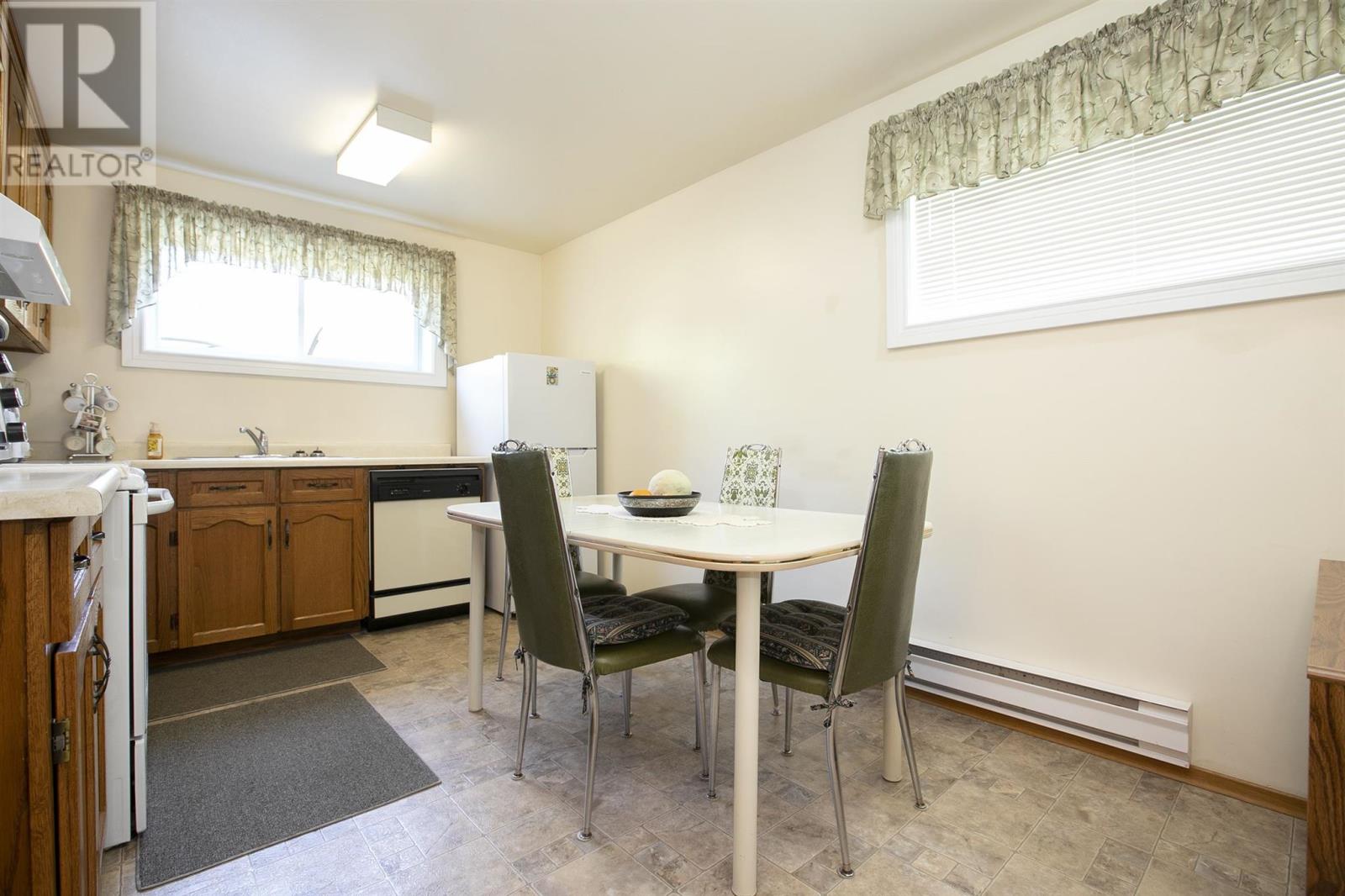 2134 Queen ST - 45