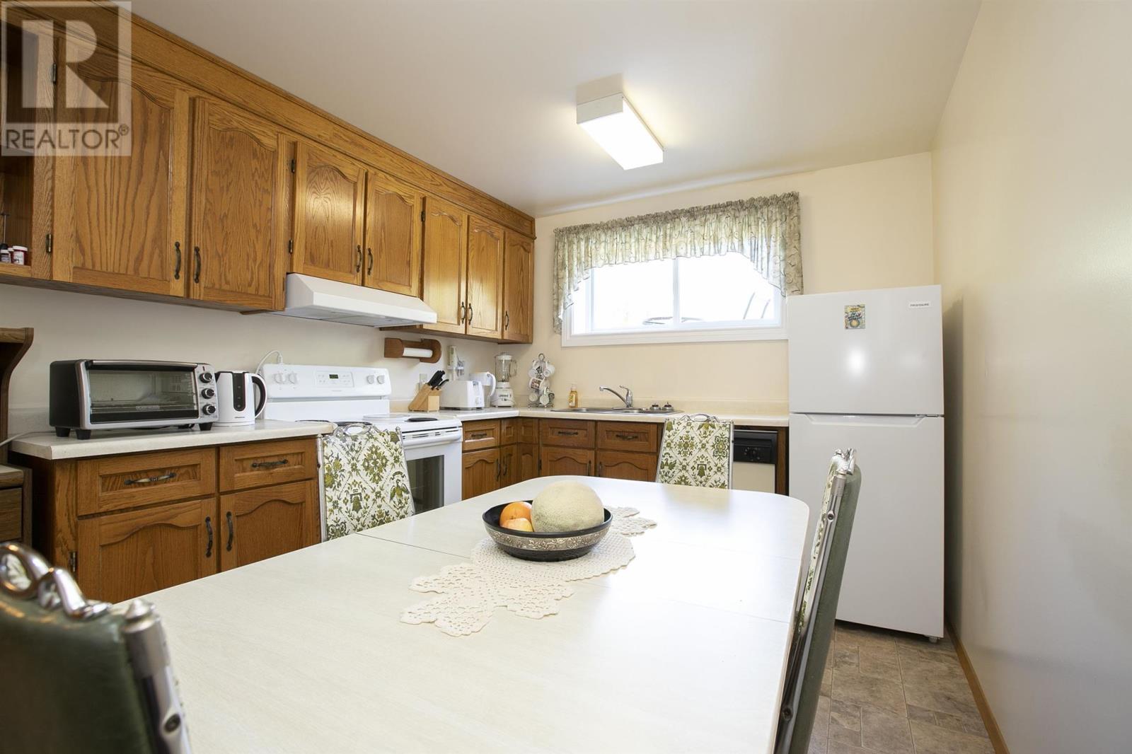 2134 Queen ST - 46