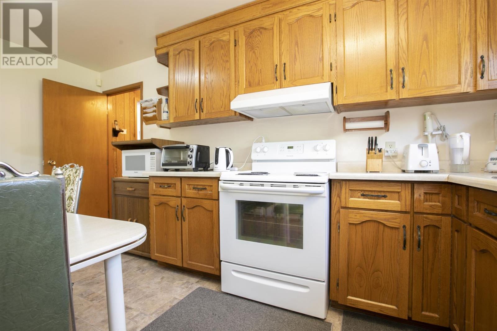 2134 Queen ST - 47