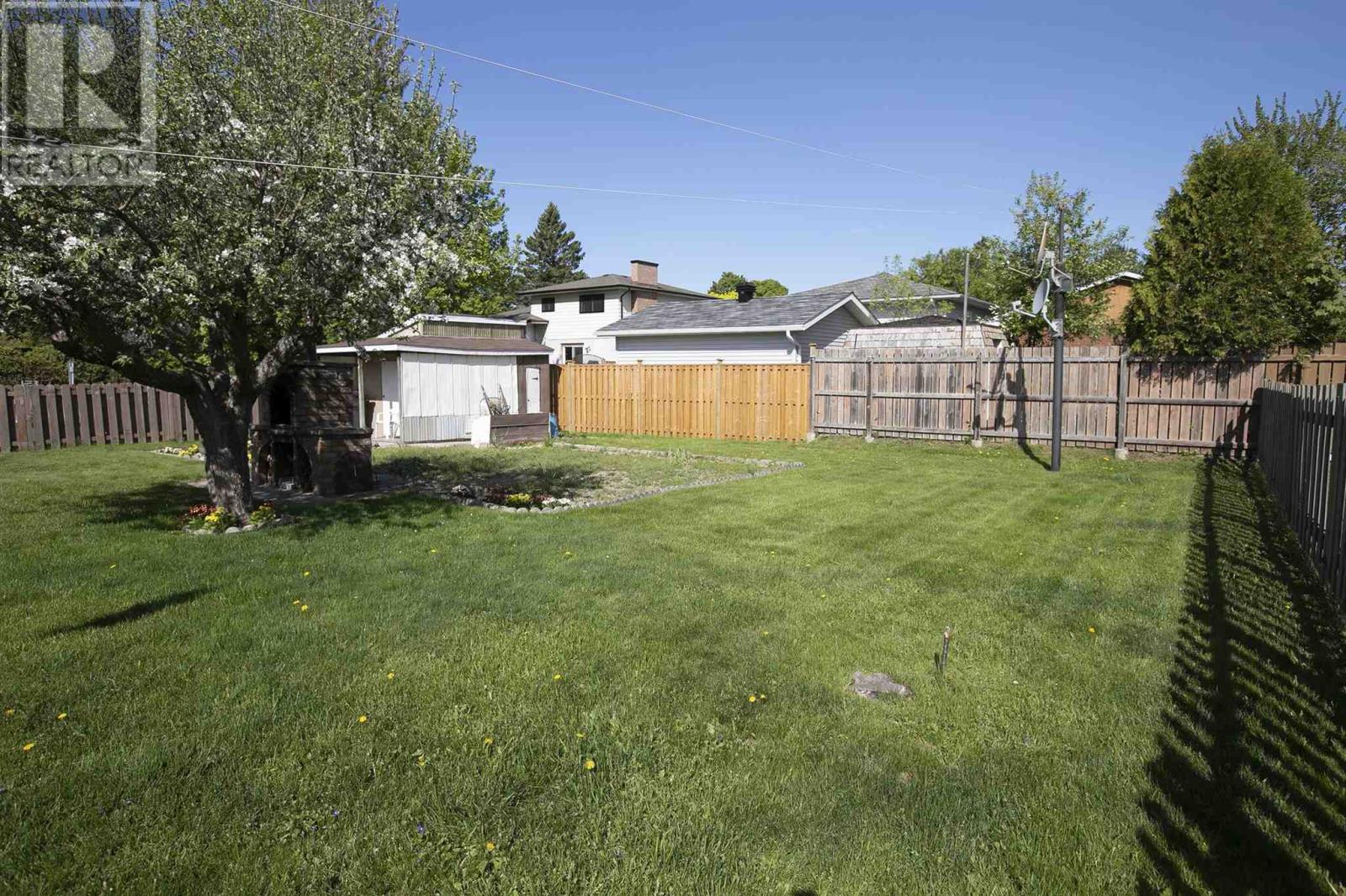 2134 Queen ST - 7