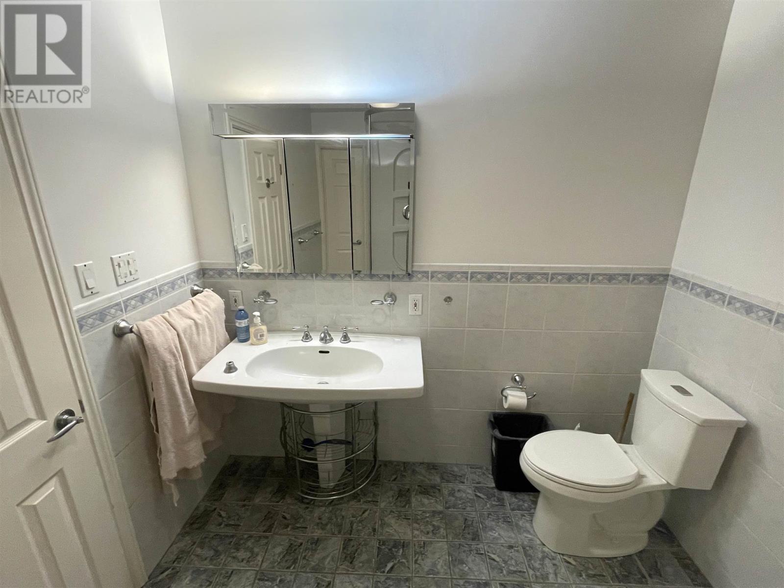 174 Axmith AVE - 15