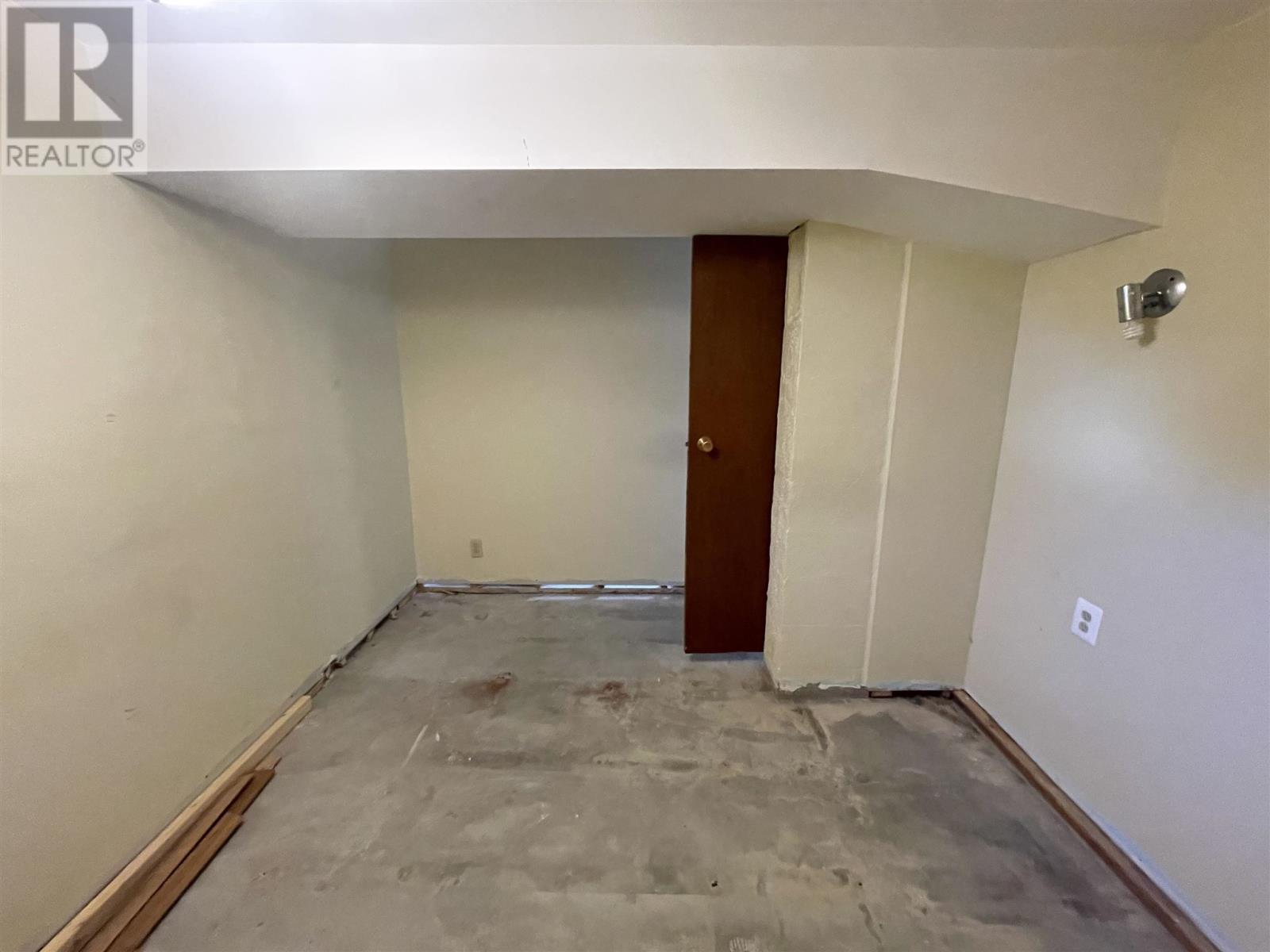 174 Axmith AVE - 22