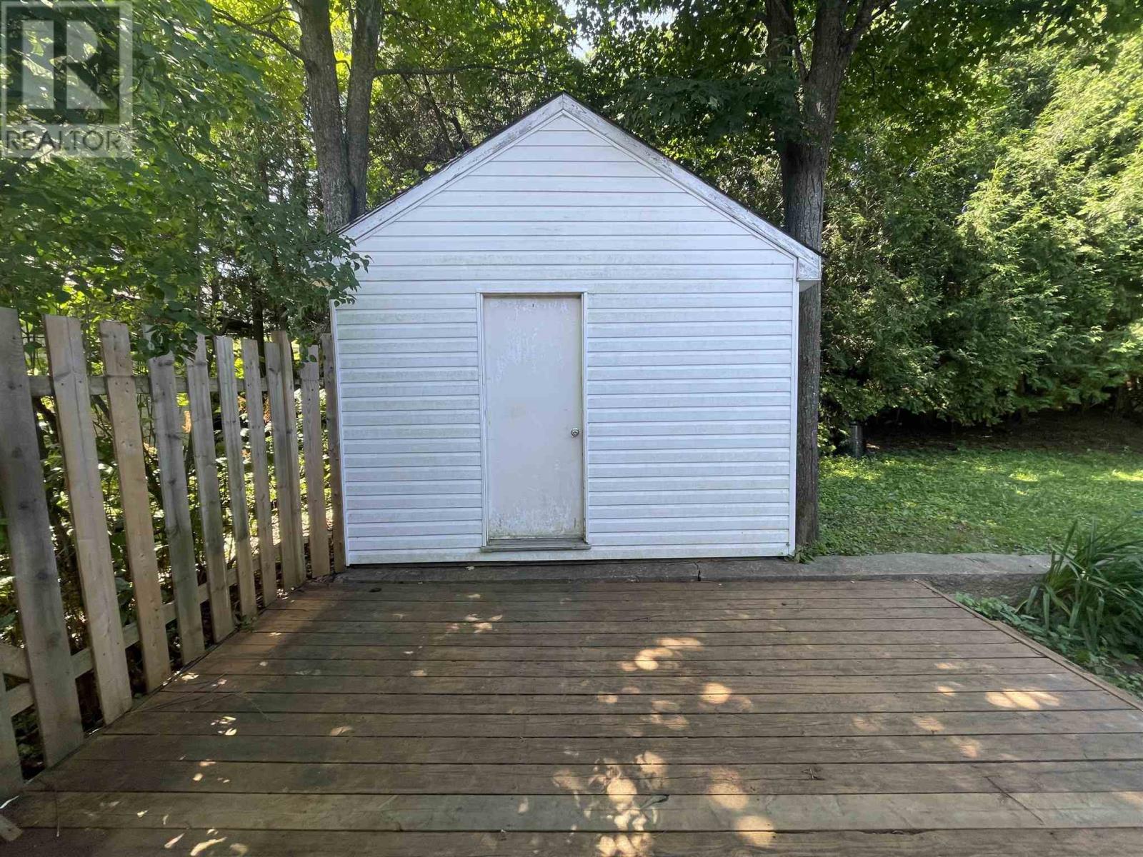 174 Axmith AVE - 27