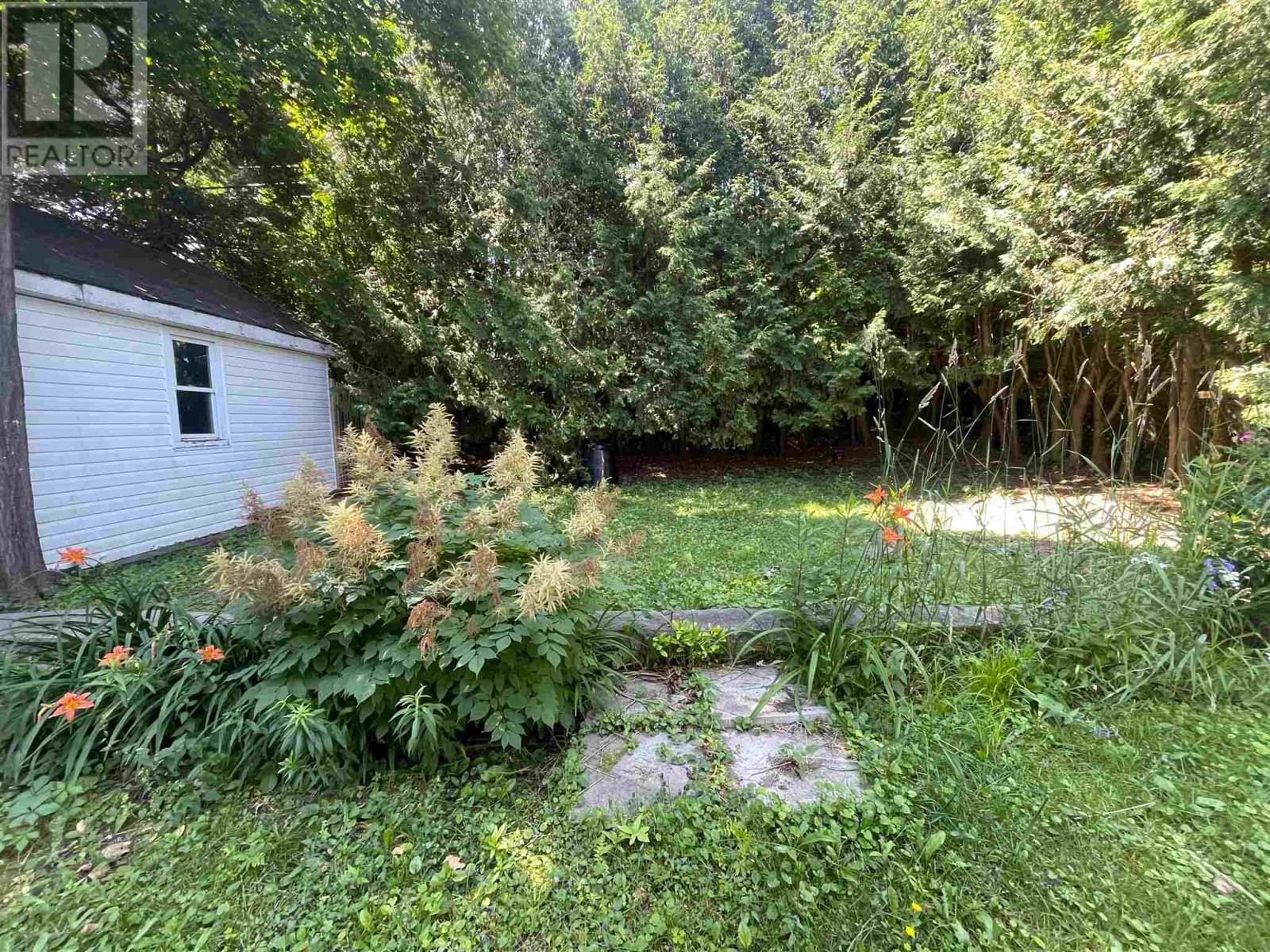 174 Axmith AVE - 29