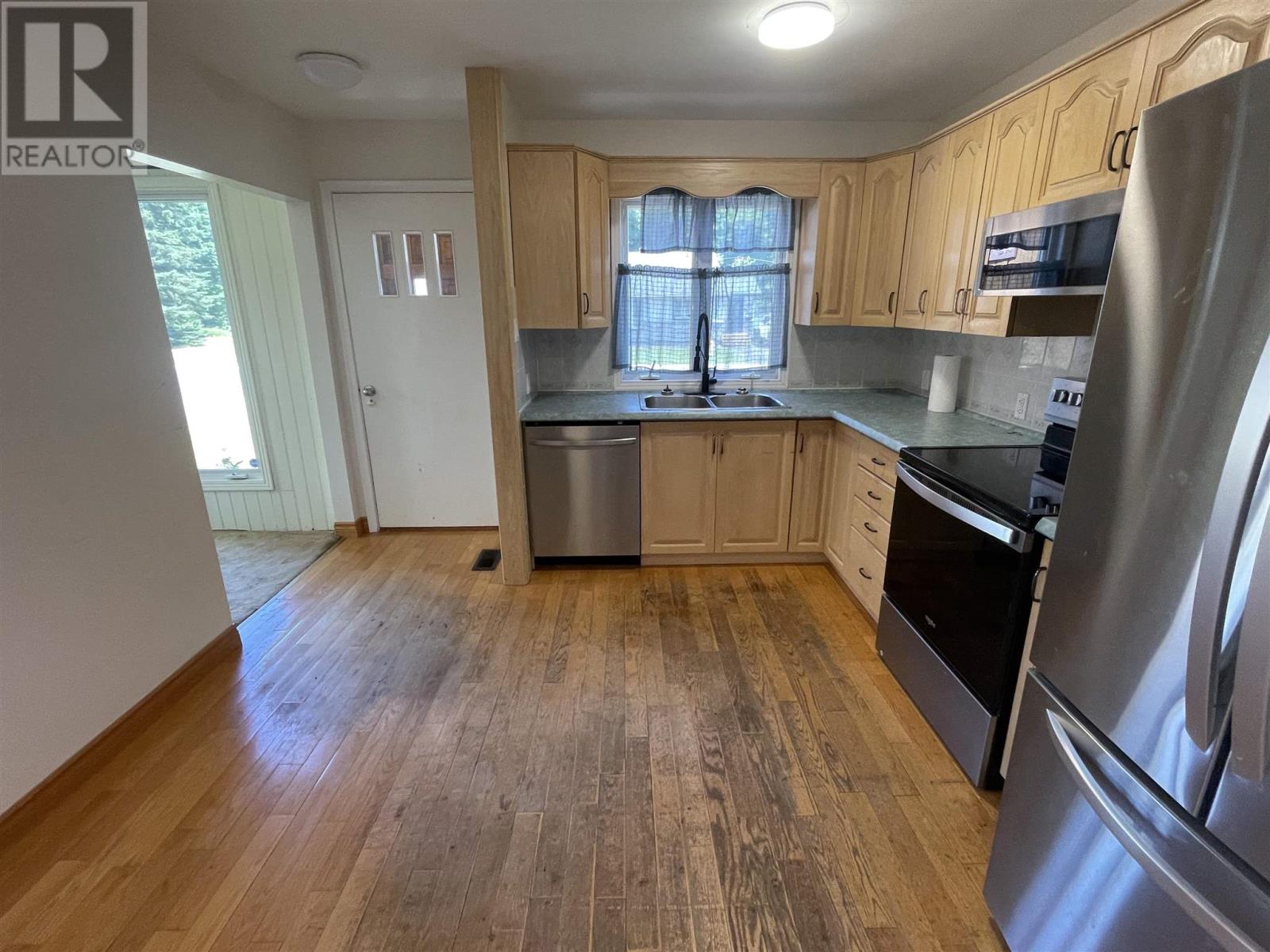 174 Axmith AVE - 3