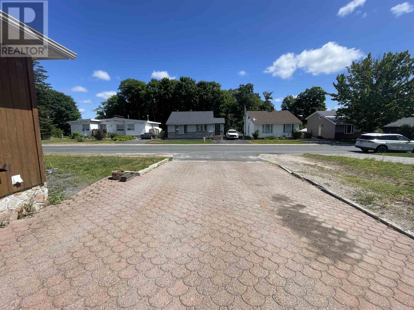 174 Axmith AVE - 32