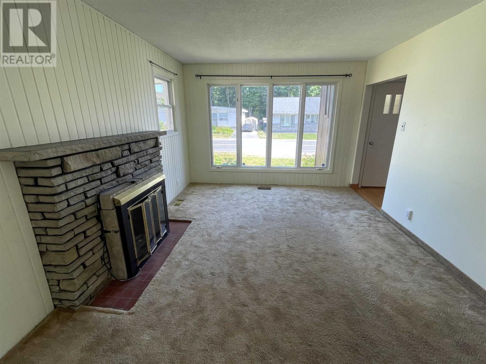 174 Axmith AVE - 7