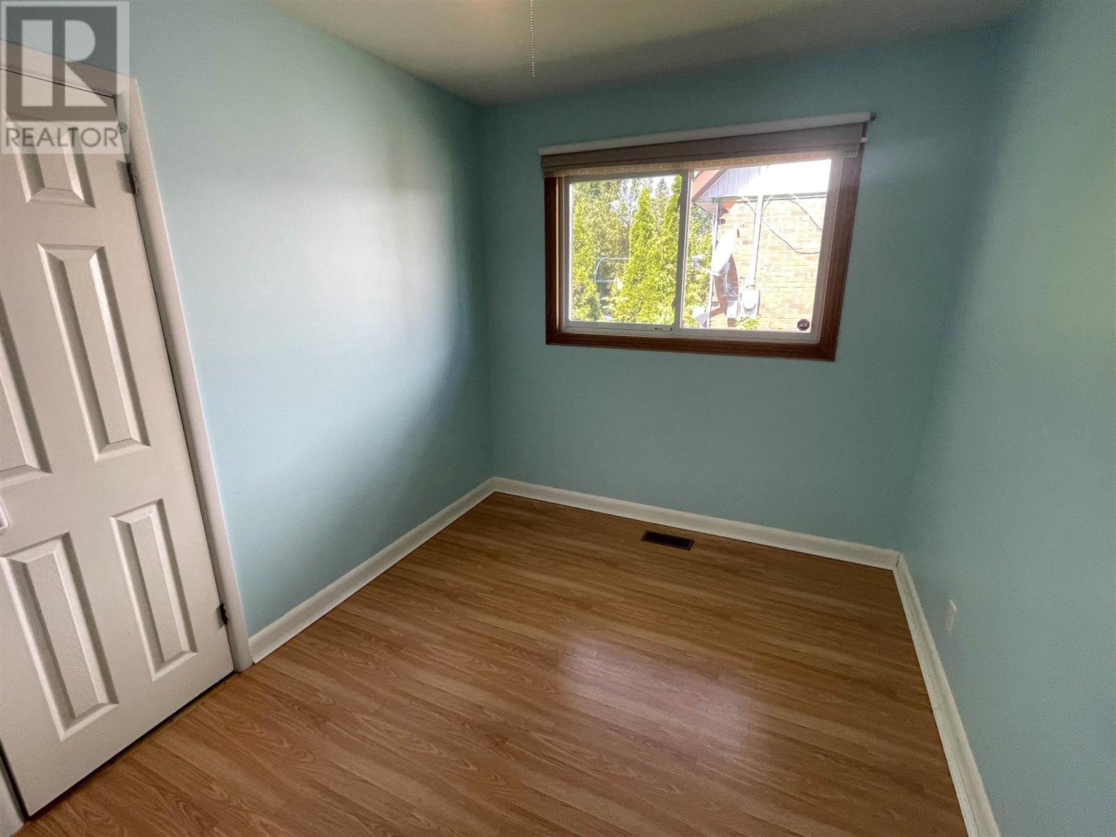 174 Axmith AVE - 9
