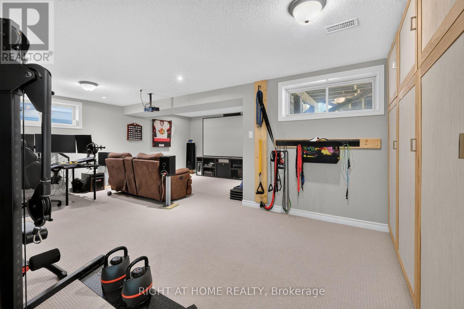 207 MARETH WAY - 39