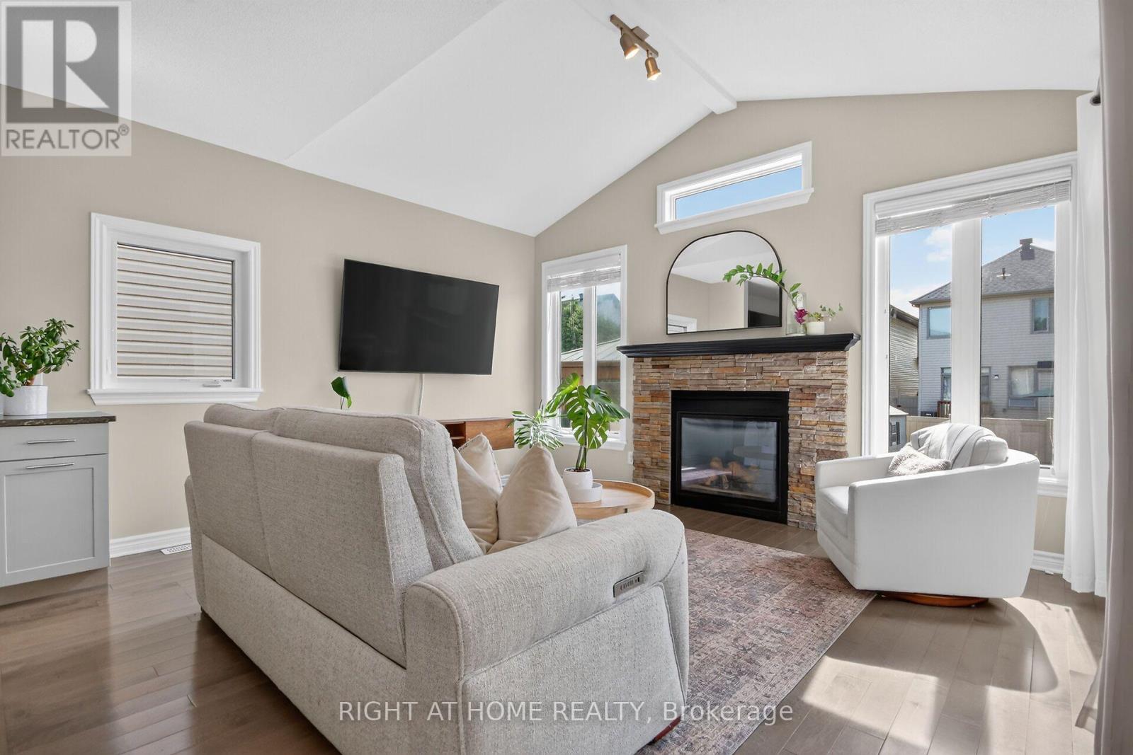 207 MARETH WAY - 6
