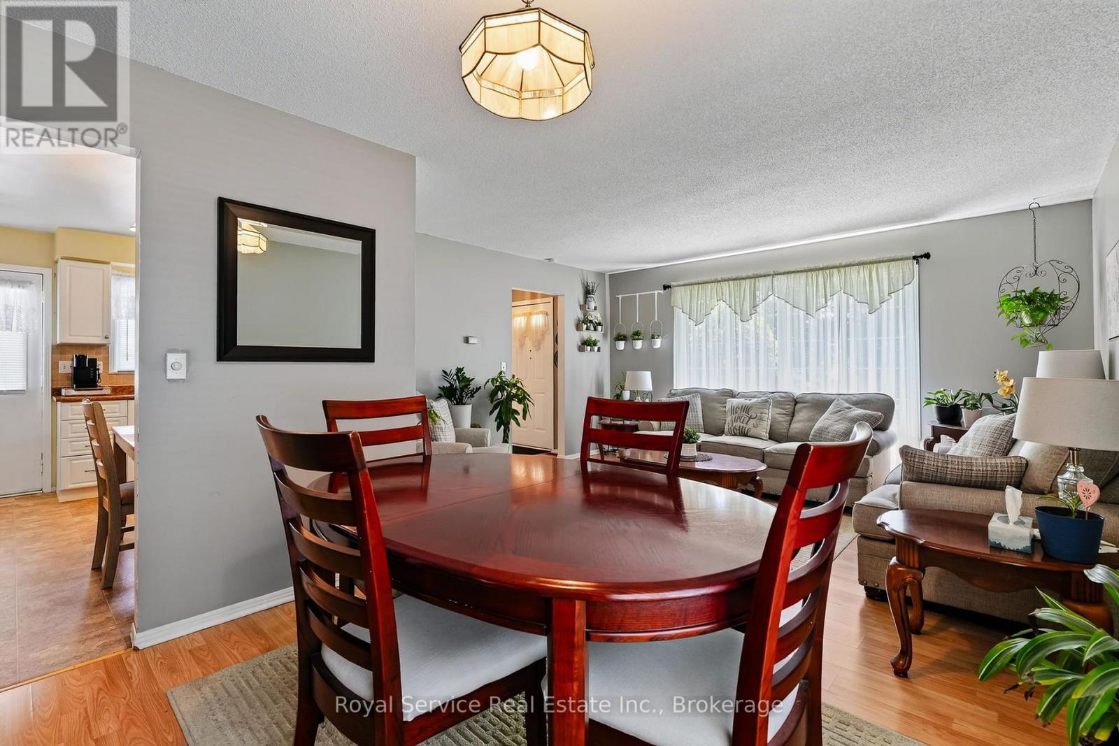 32 HEWSON DRIVE - 12