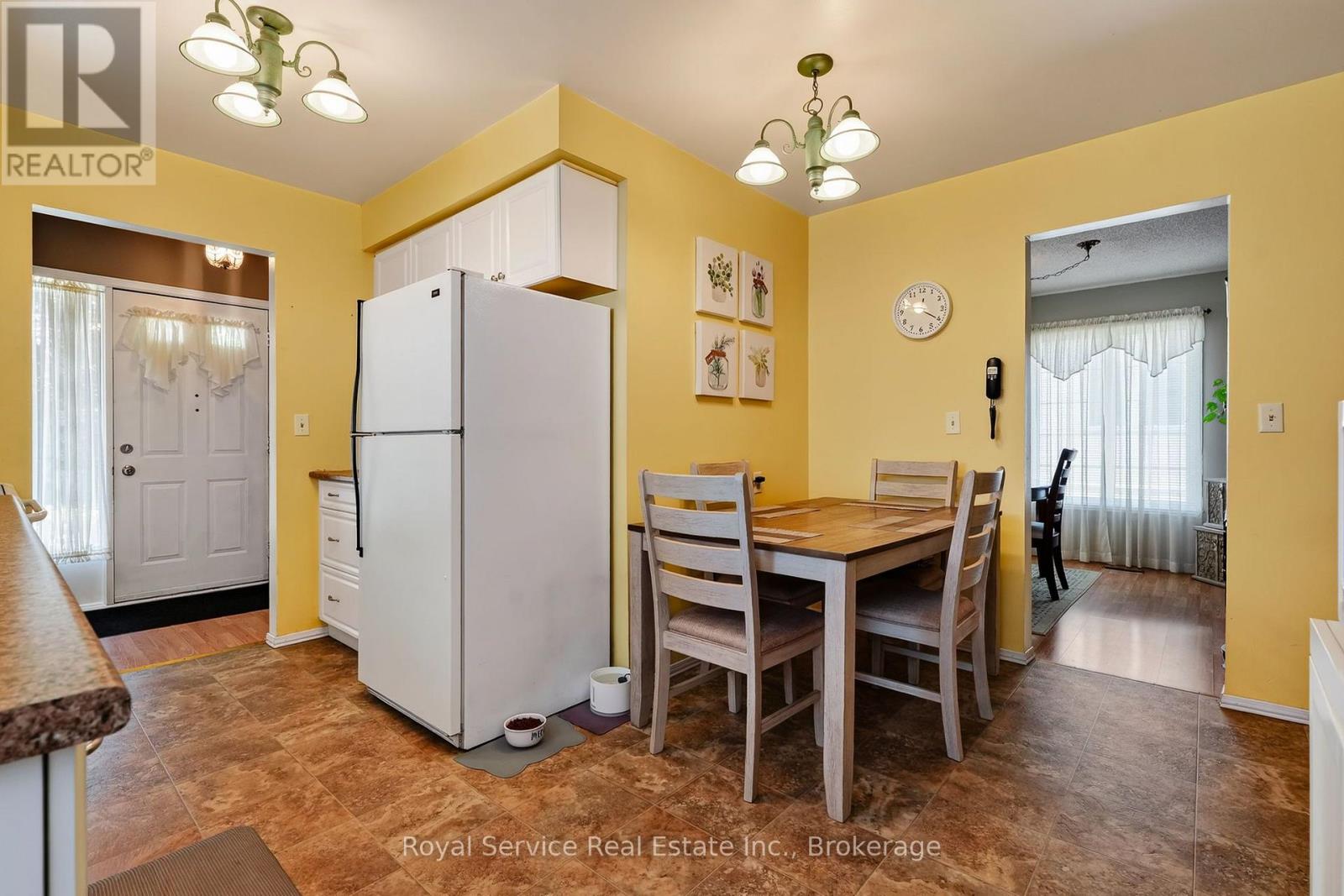 32 HEWSON DRIVE - 15