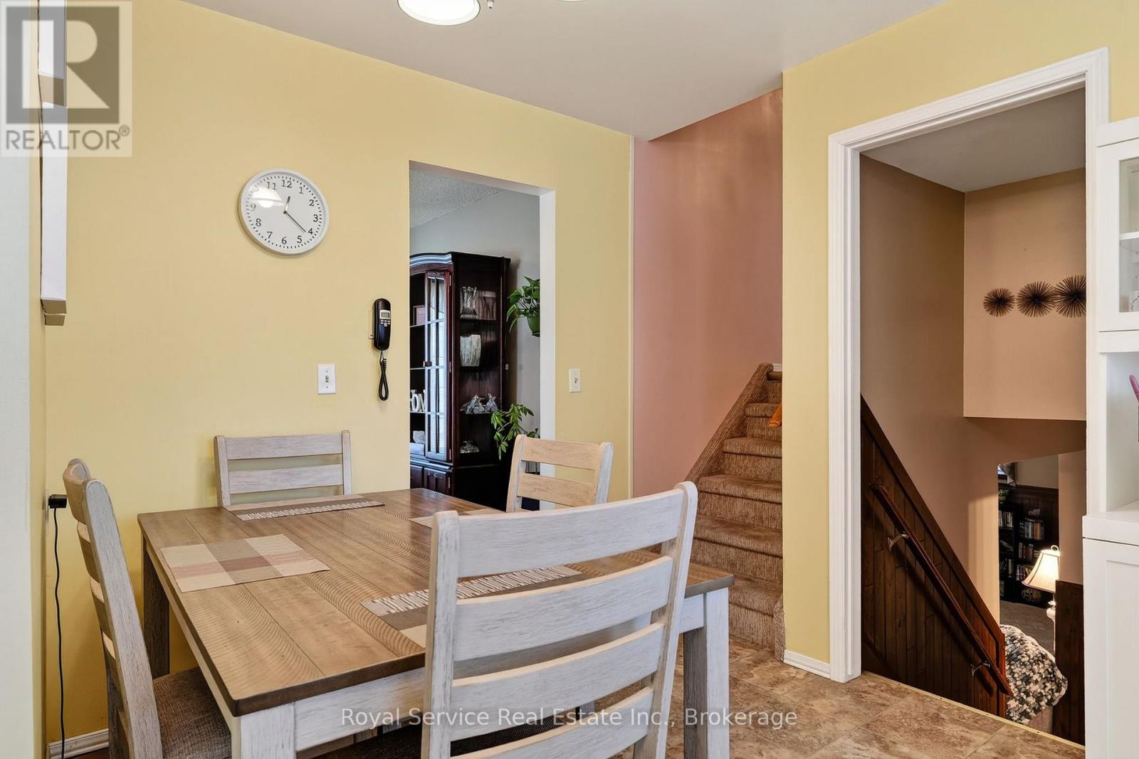 32 HEWSON DRIVE - 16