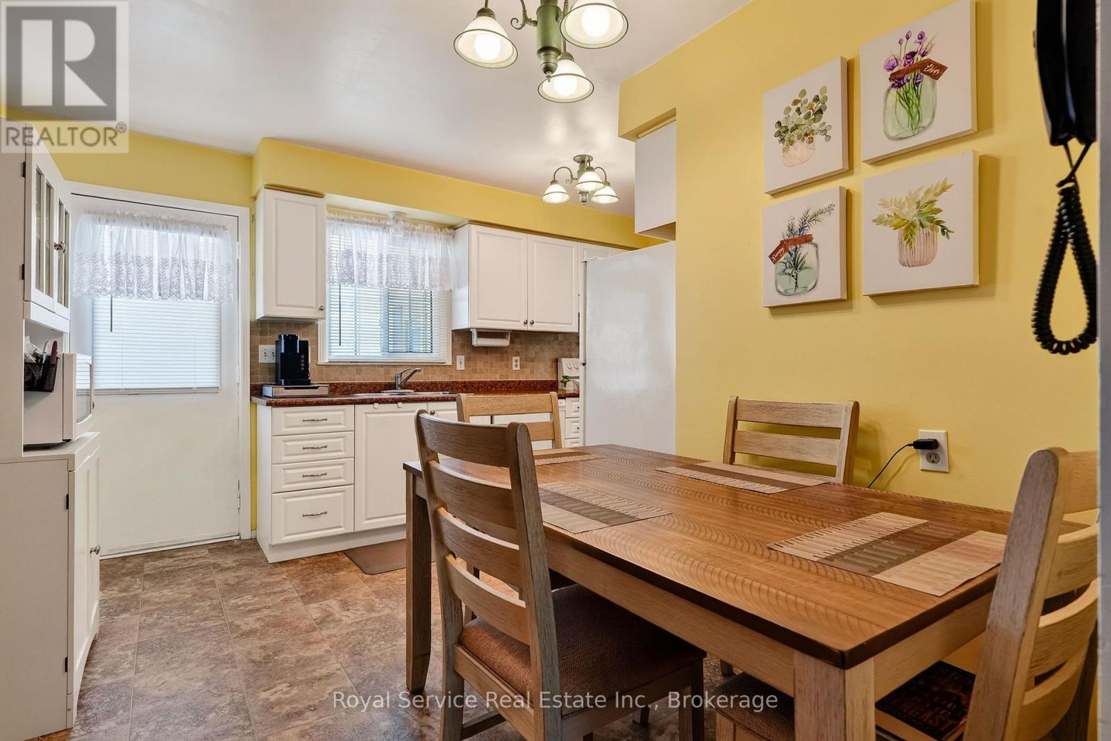 32 HEWSON DRIVE - 17