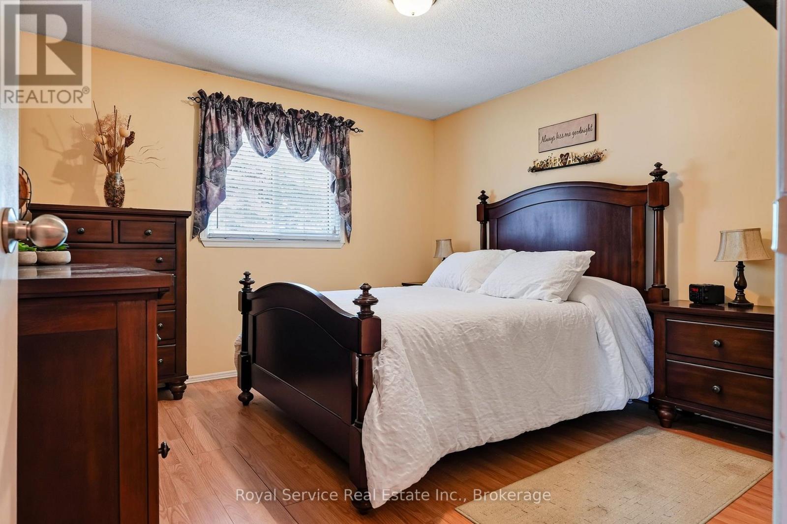 32 HEWSON DRIVE - 18