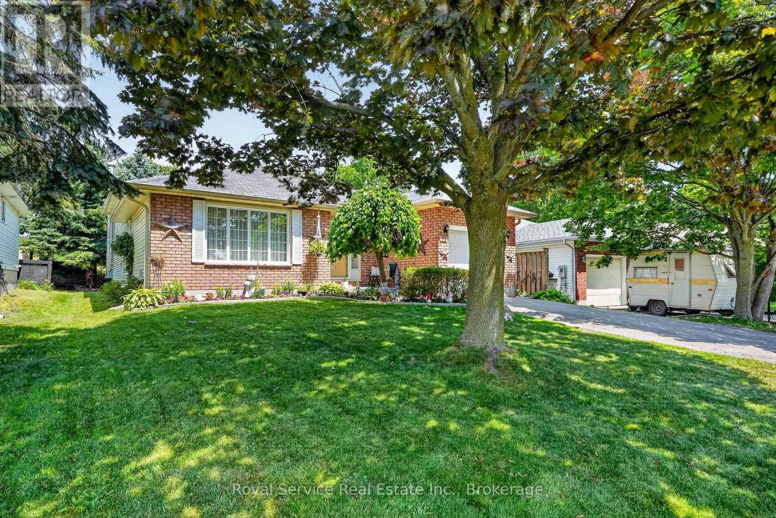 32 HEWSON DRIVE - 2