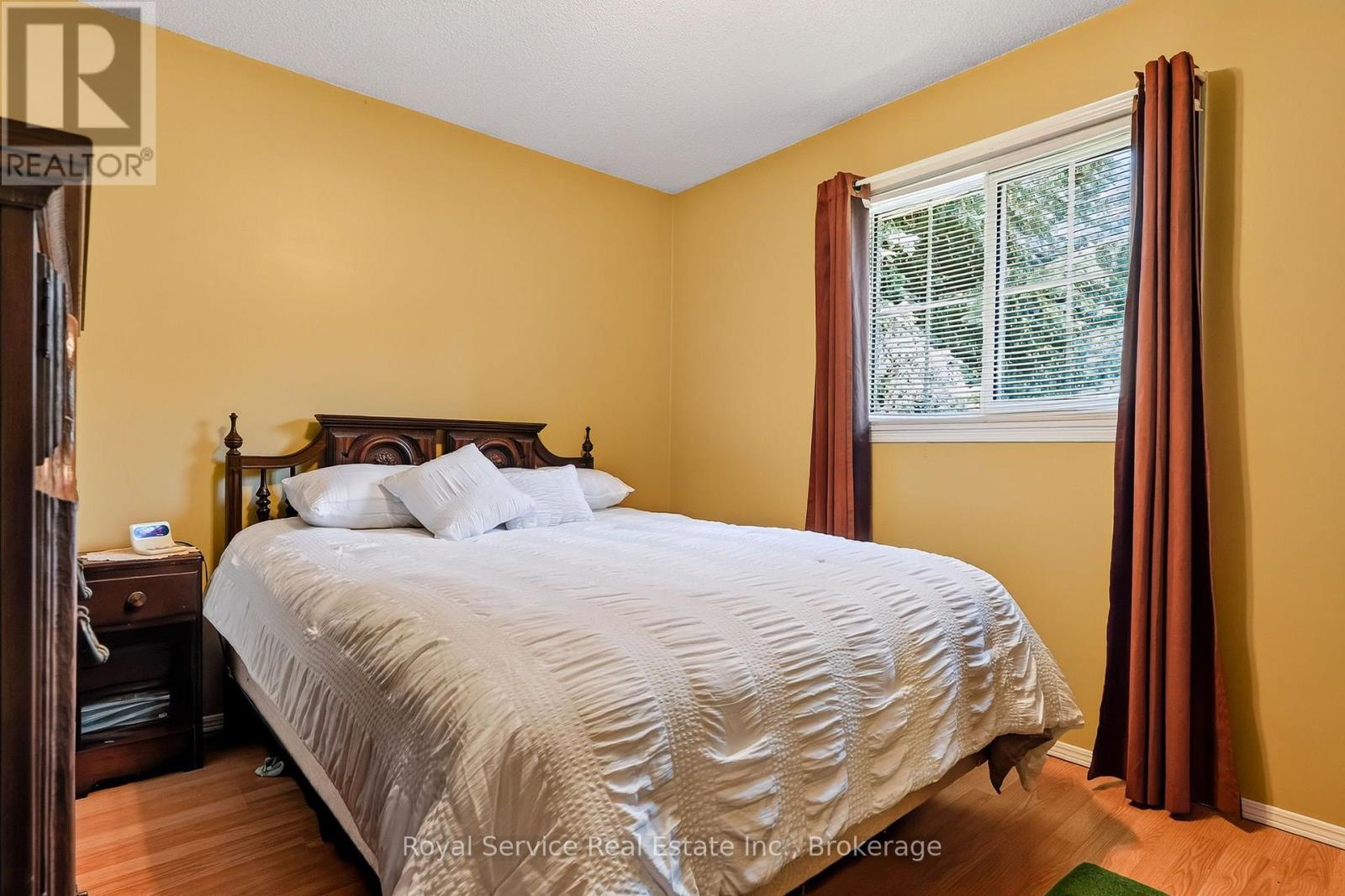 32 HEWSON DRIVE - 24